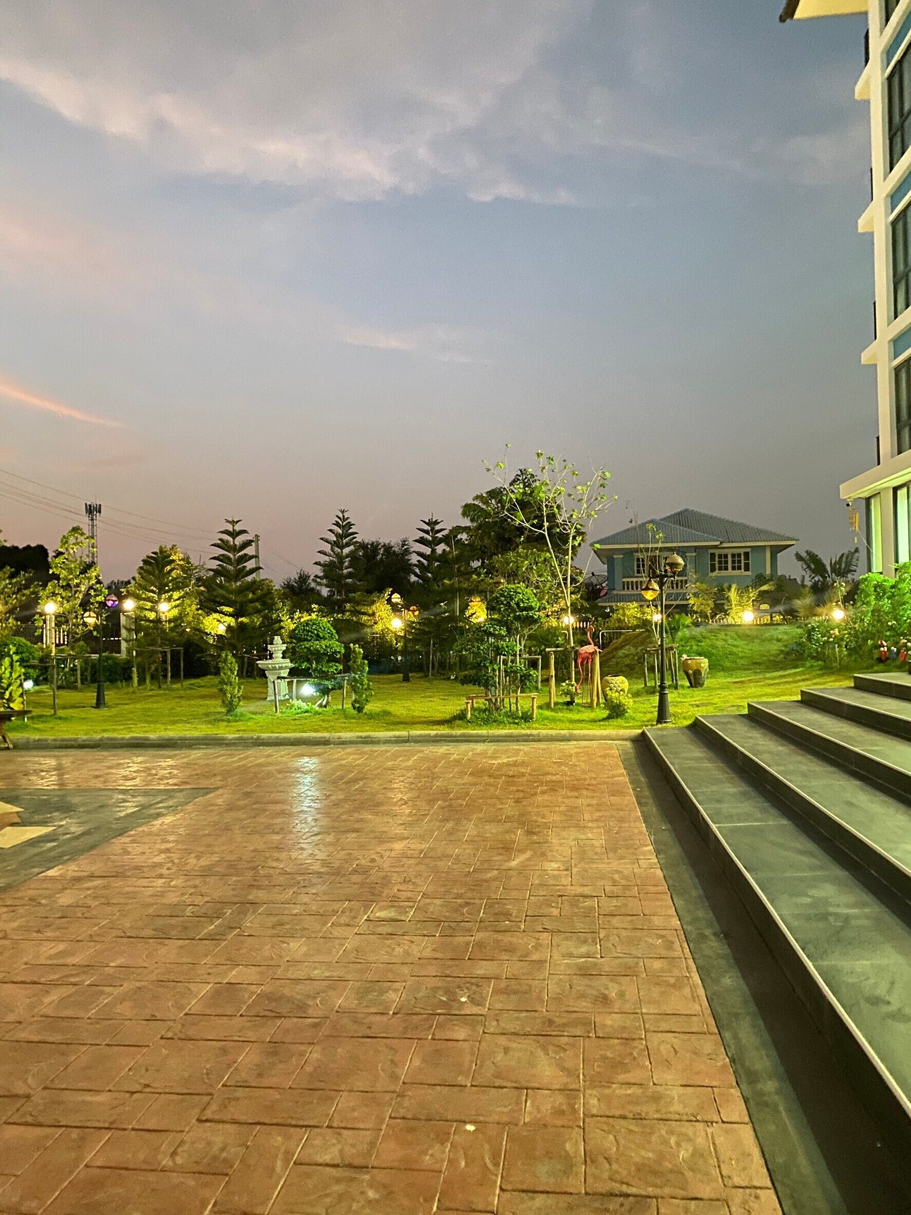 Arunsakhon Luxury Condo
