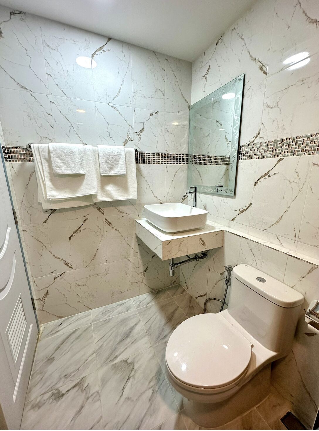 Arunsakhon Luxury Condo