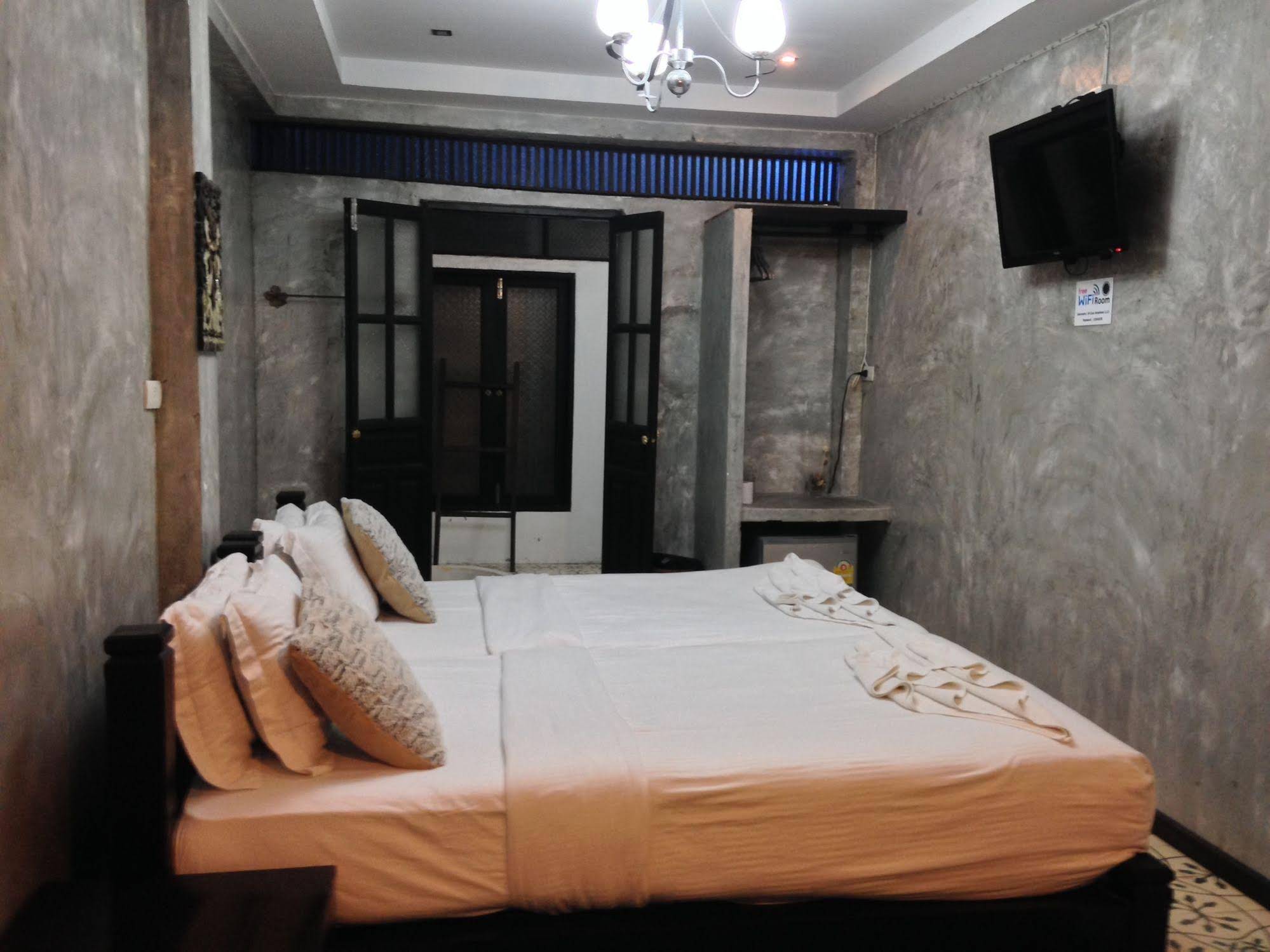 At Casa Guesthouse Amphawa