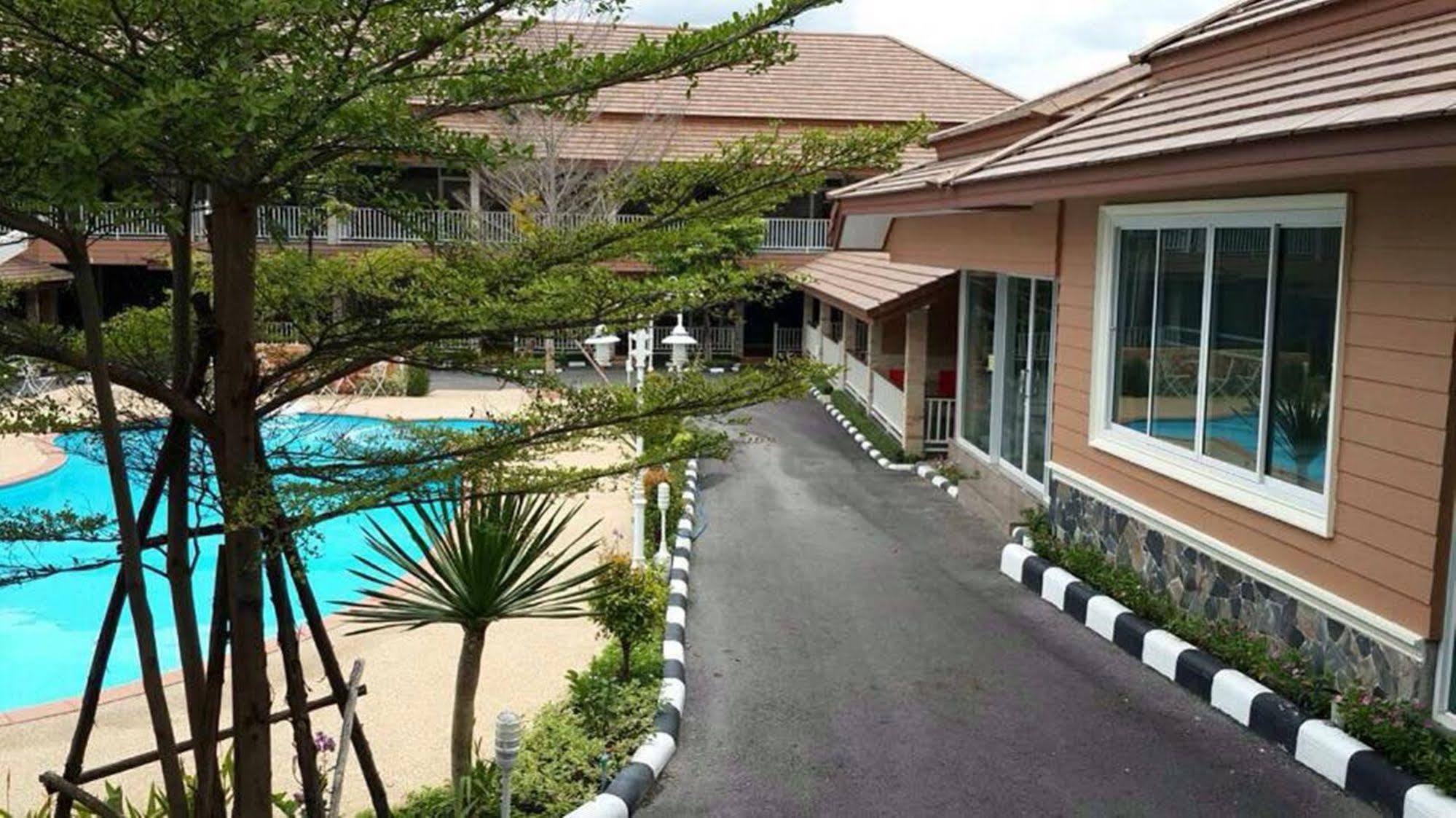 Baandara Resort