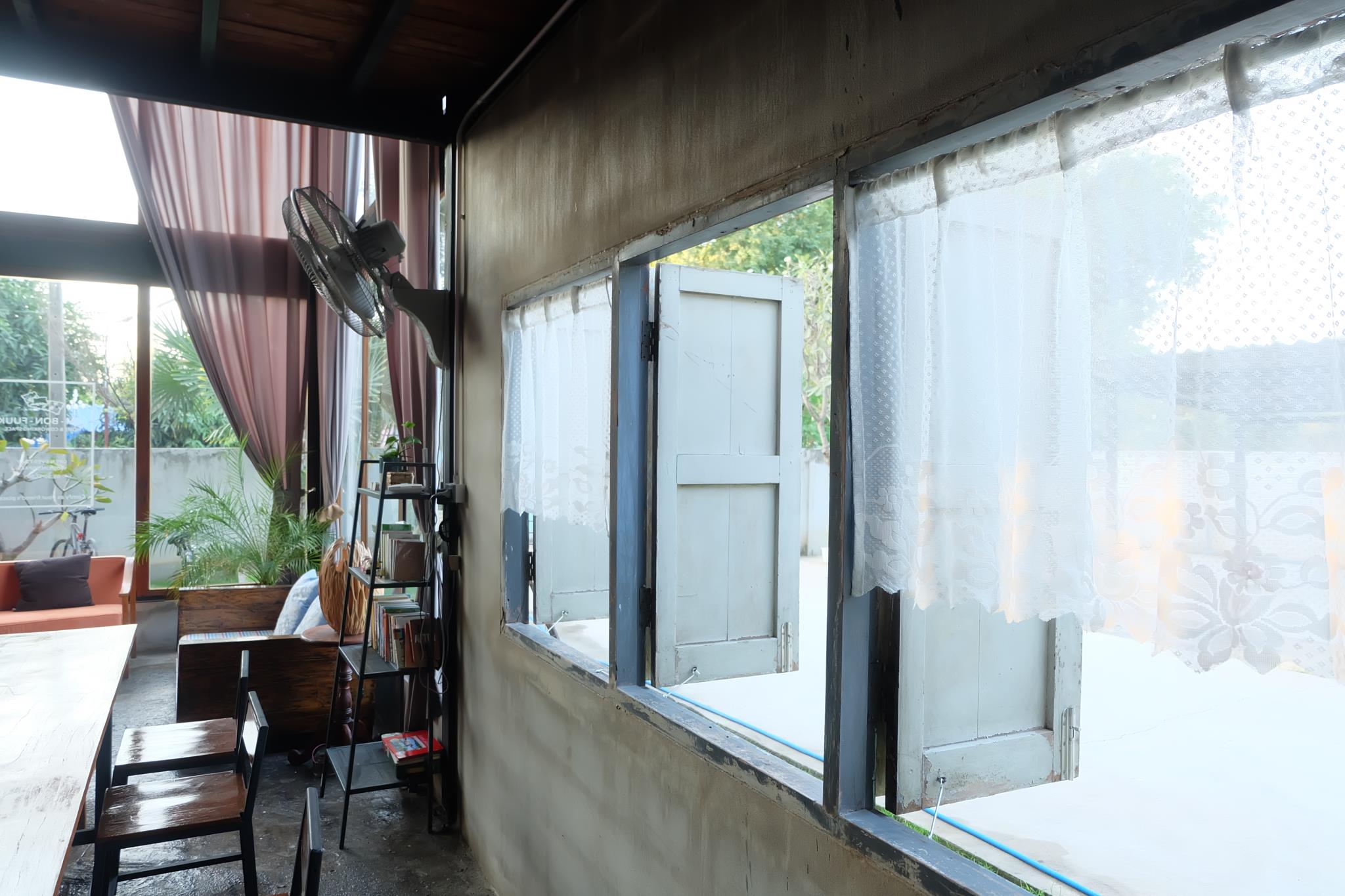 Lom-Bon-Fuuk Home & Coworking Space