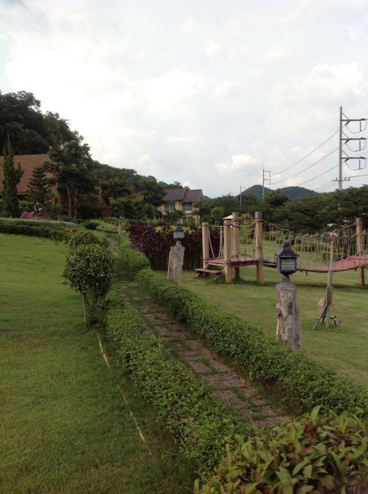 Mai Ngern Mai Thong Resort