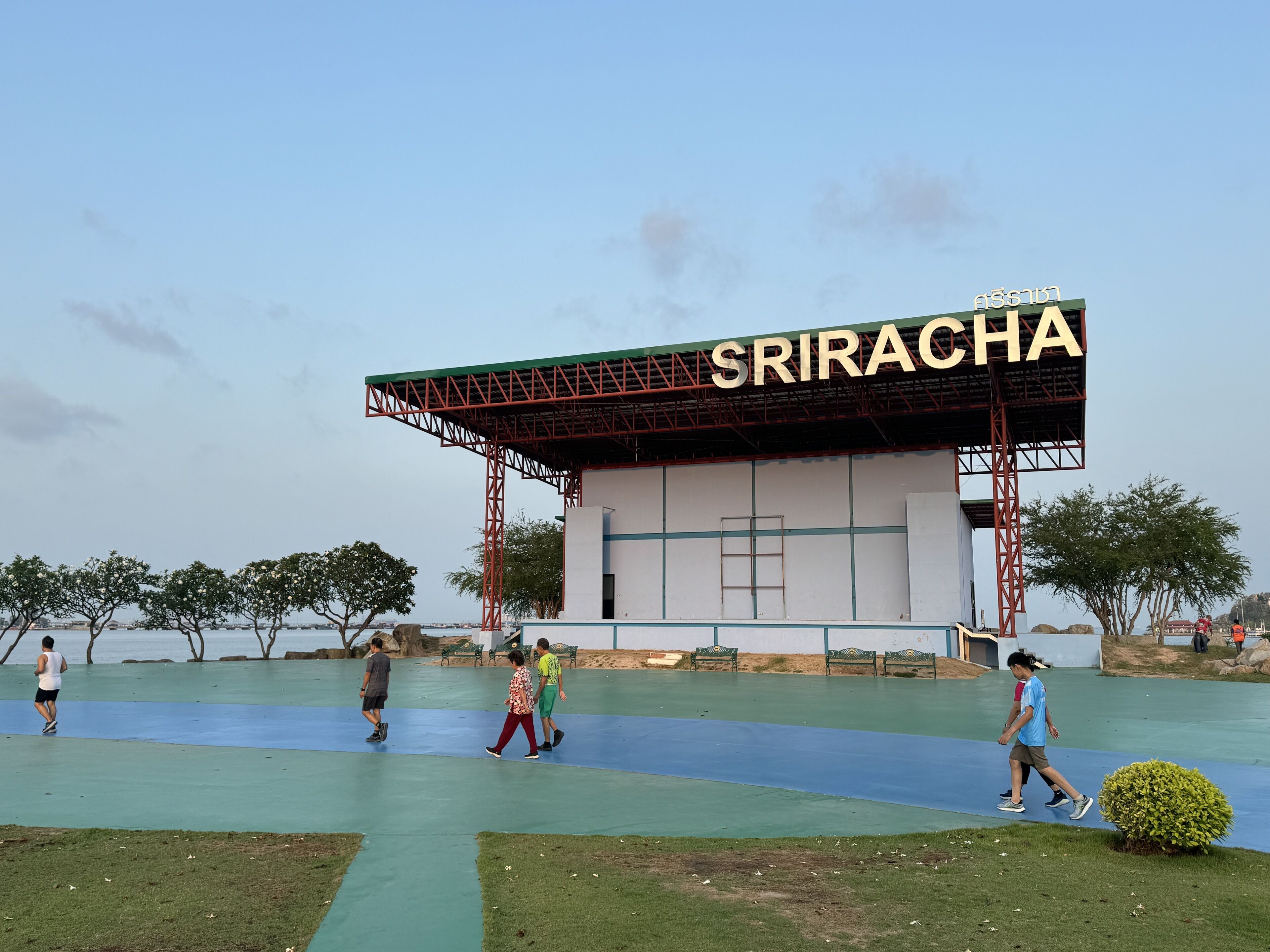 Sriracha Avenue Serviced Apartment