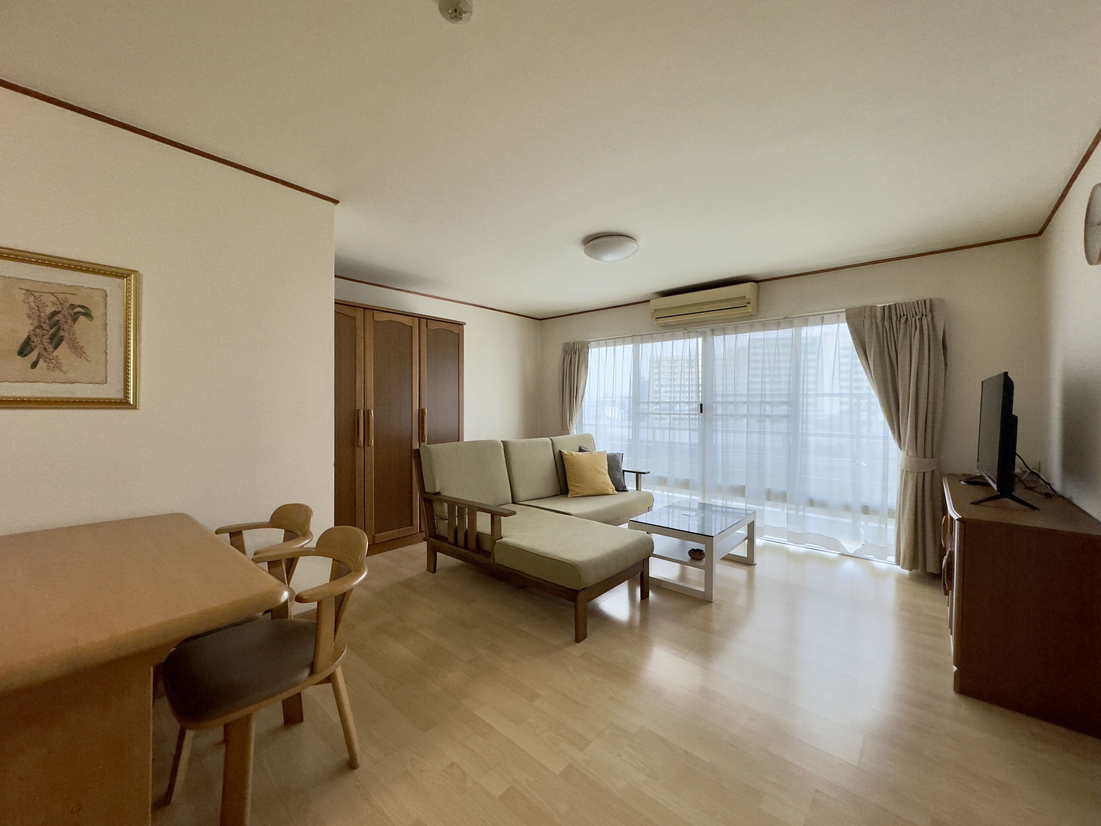 Sriracha Avenue Serviced Apartment
