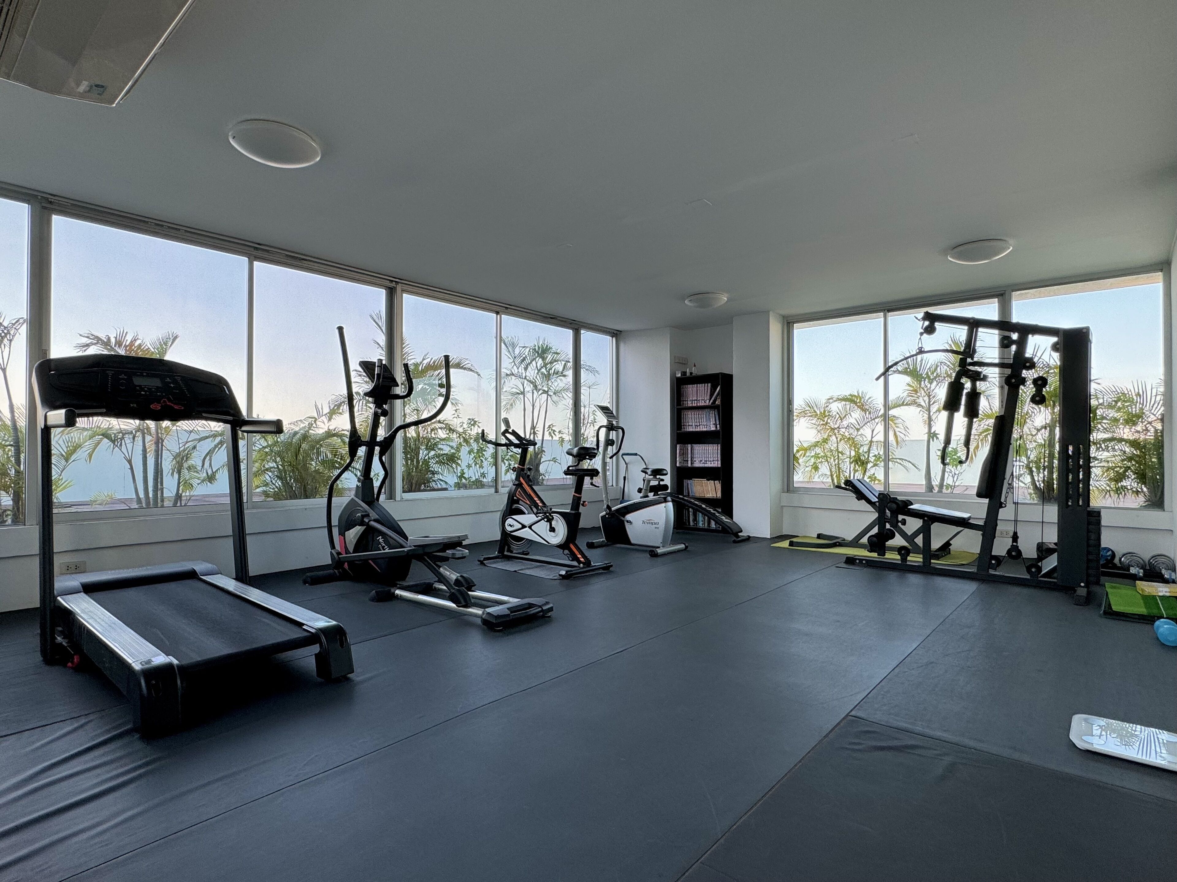 Sriracha Avenue Serviced Apartment