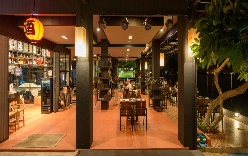 The Loft Seaside Sriracha
