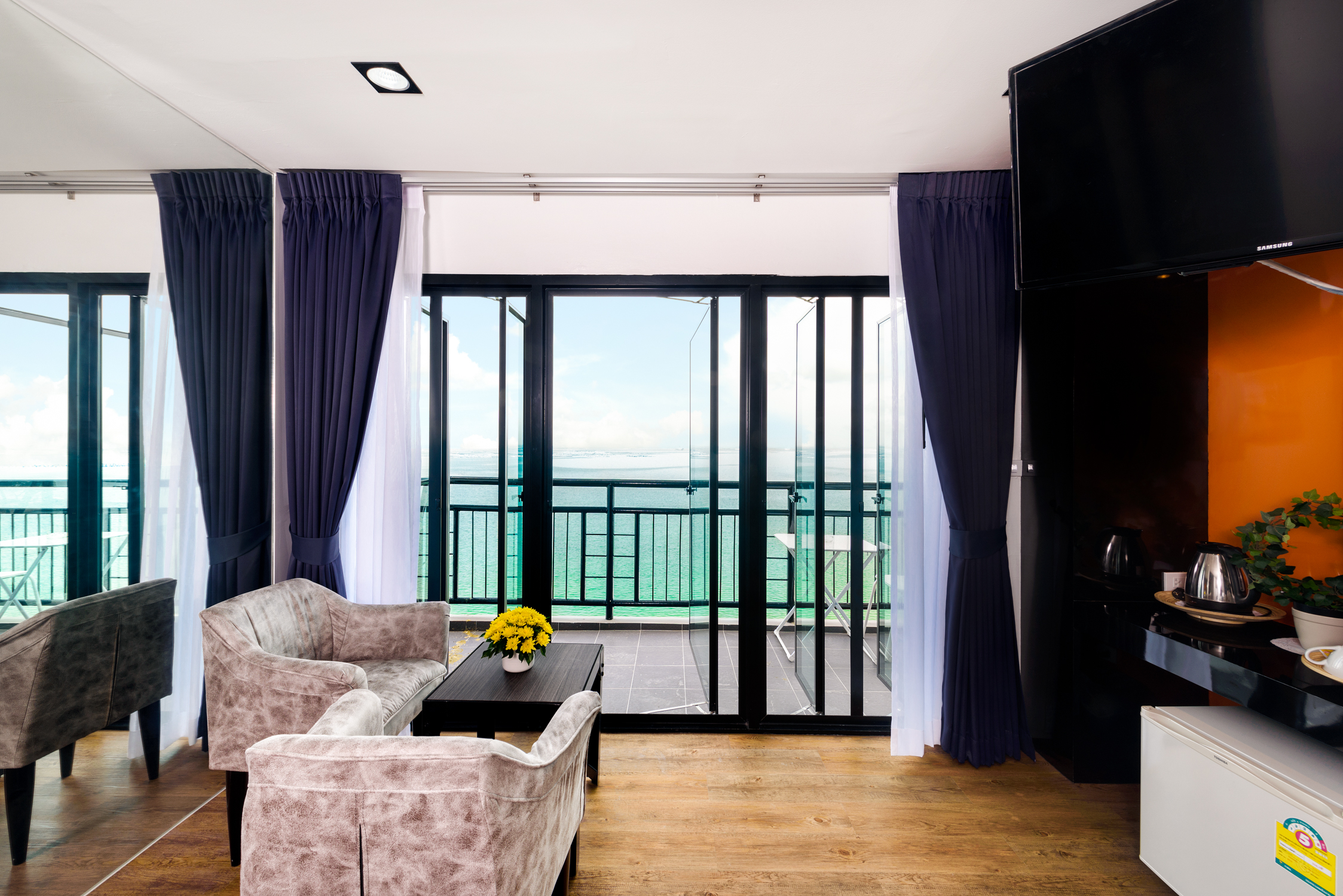 The Loft Seaside Sriracha