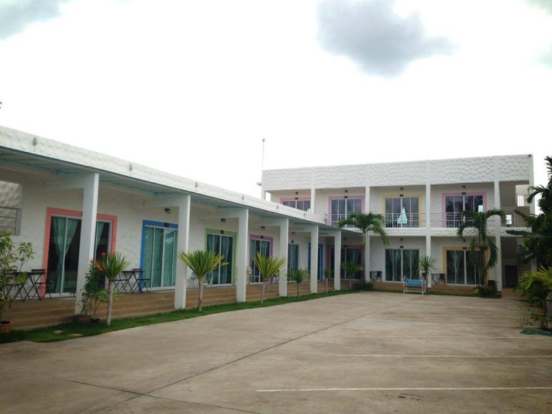 Baan Chom Jan Suan Phung