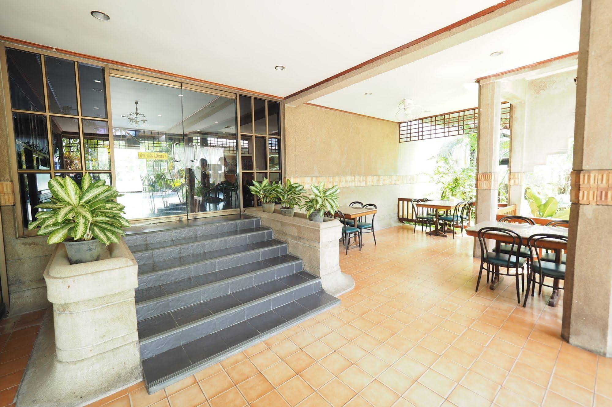Pachara Hotel and Restaurant