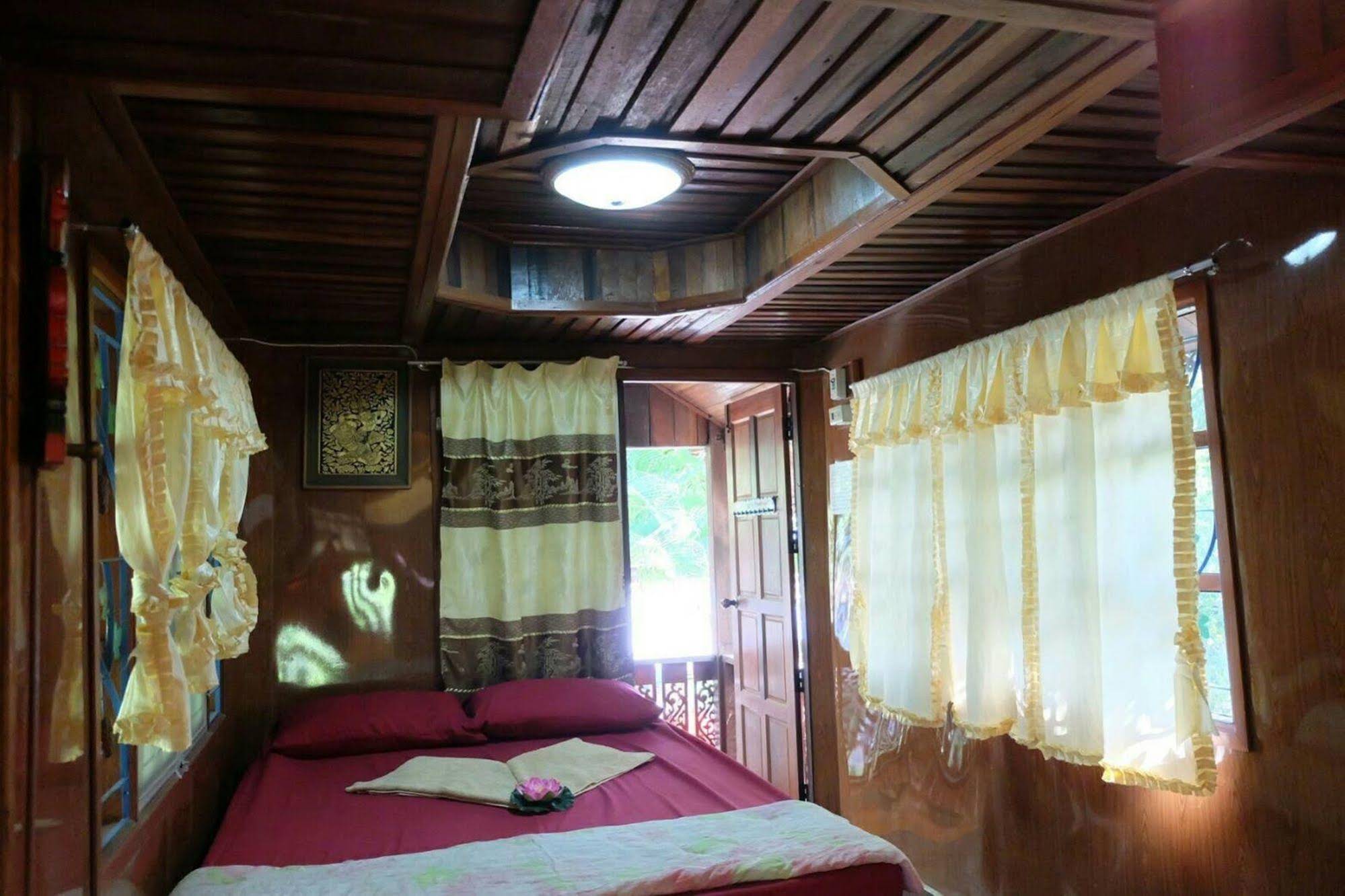 Ruenpinwilai Resort
