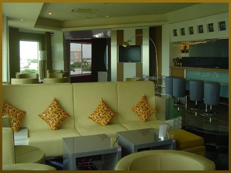 Sri U-Thong Grand Hotel