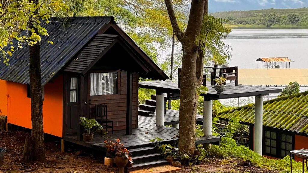 Kawarin Saiyai Cottage And Lake