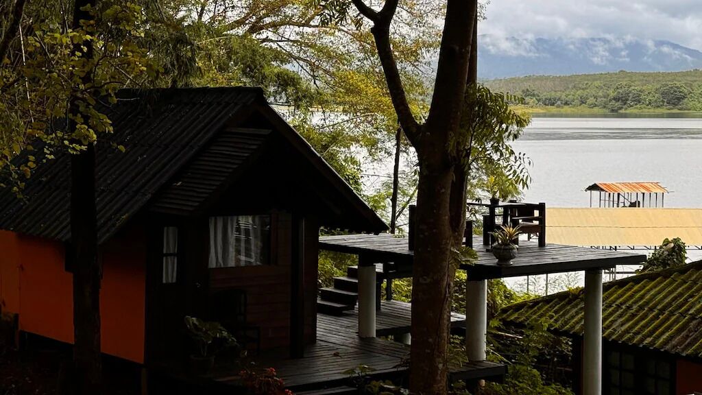 Kawarin Saiyai Cottage And Lake