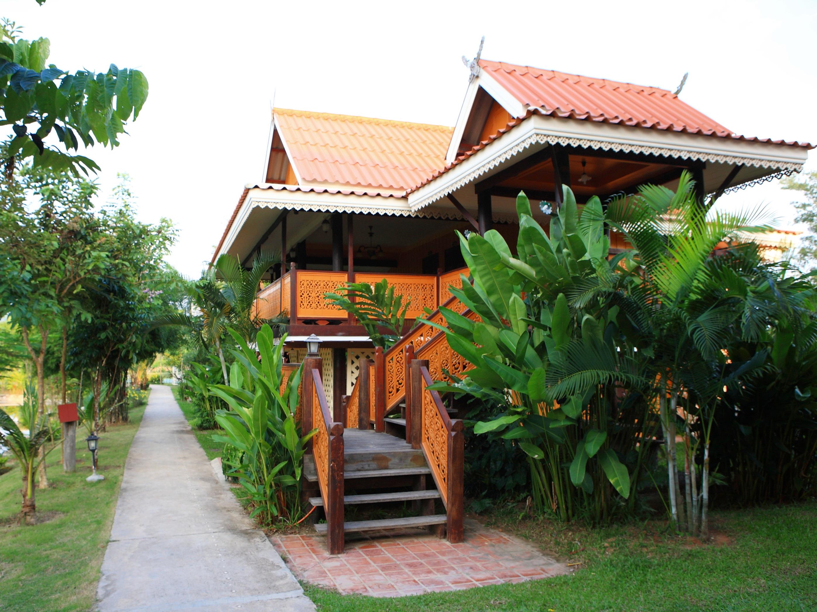 Im Poo Hill Resort