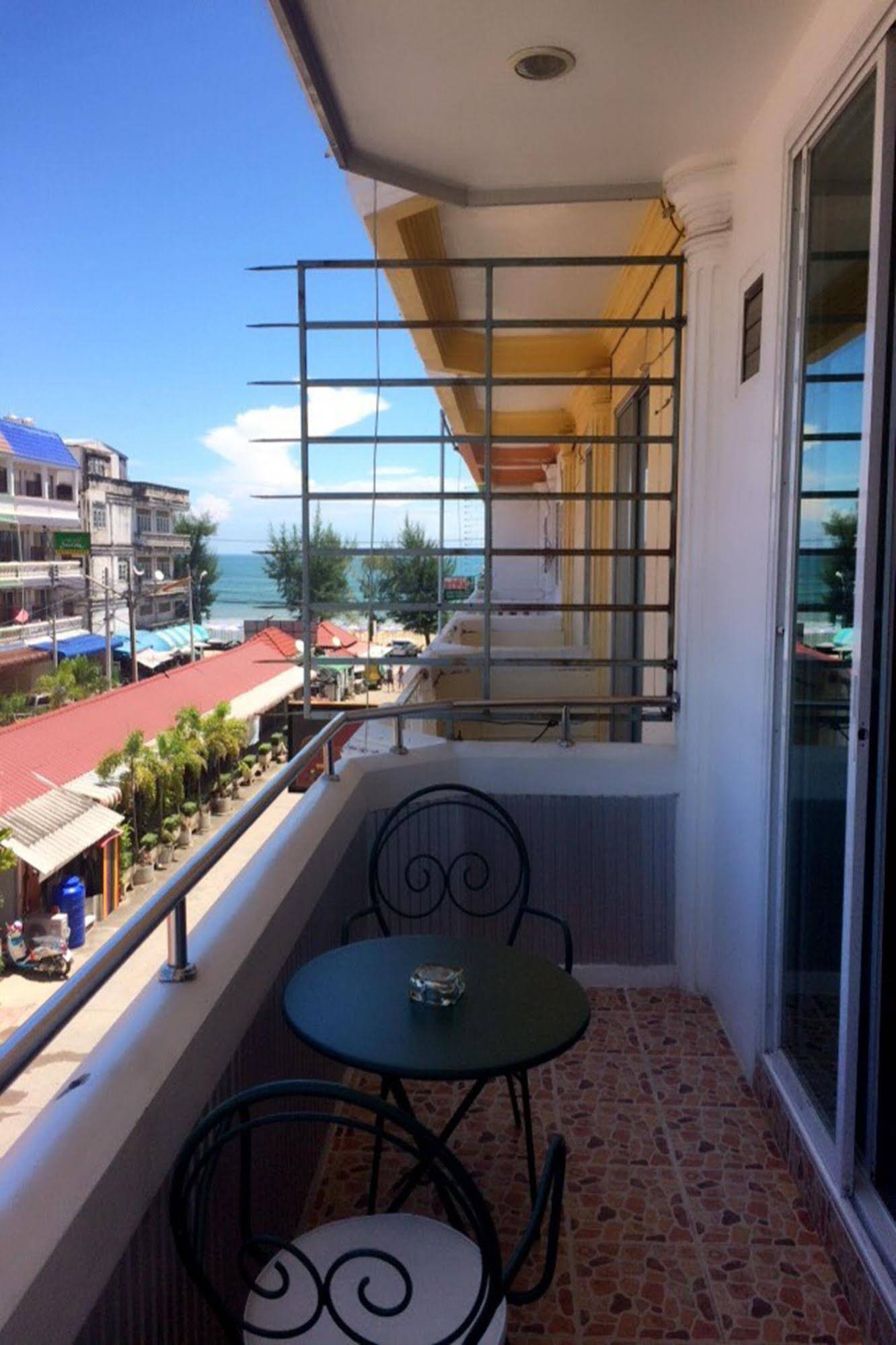 Aaron Hotel Cha-am