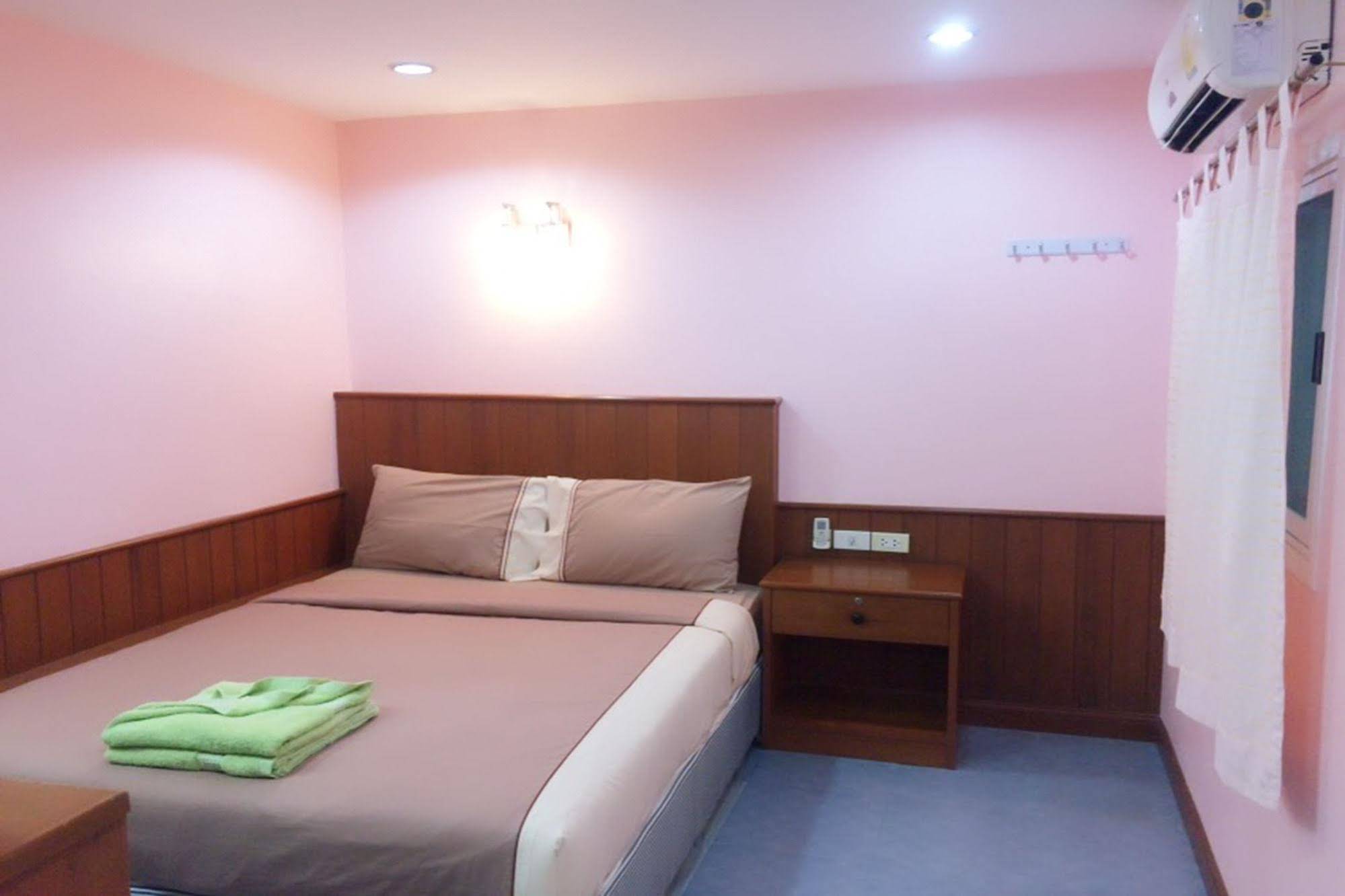 Aaron Hotel Cha-am