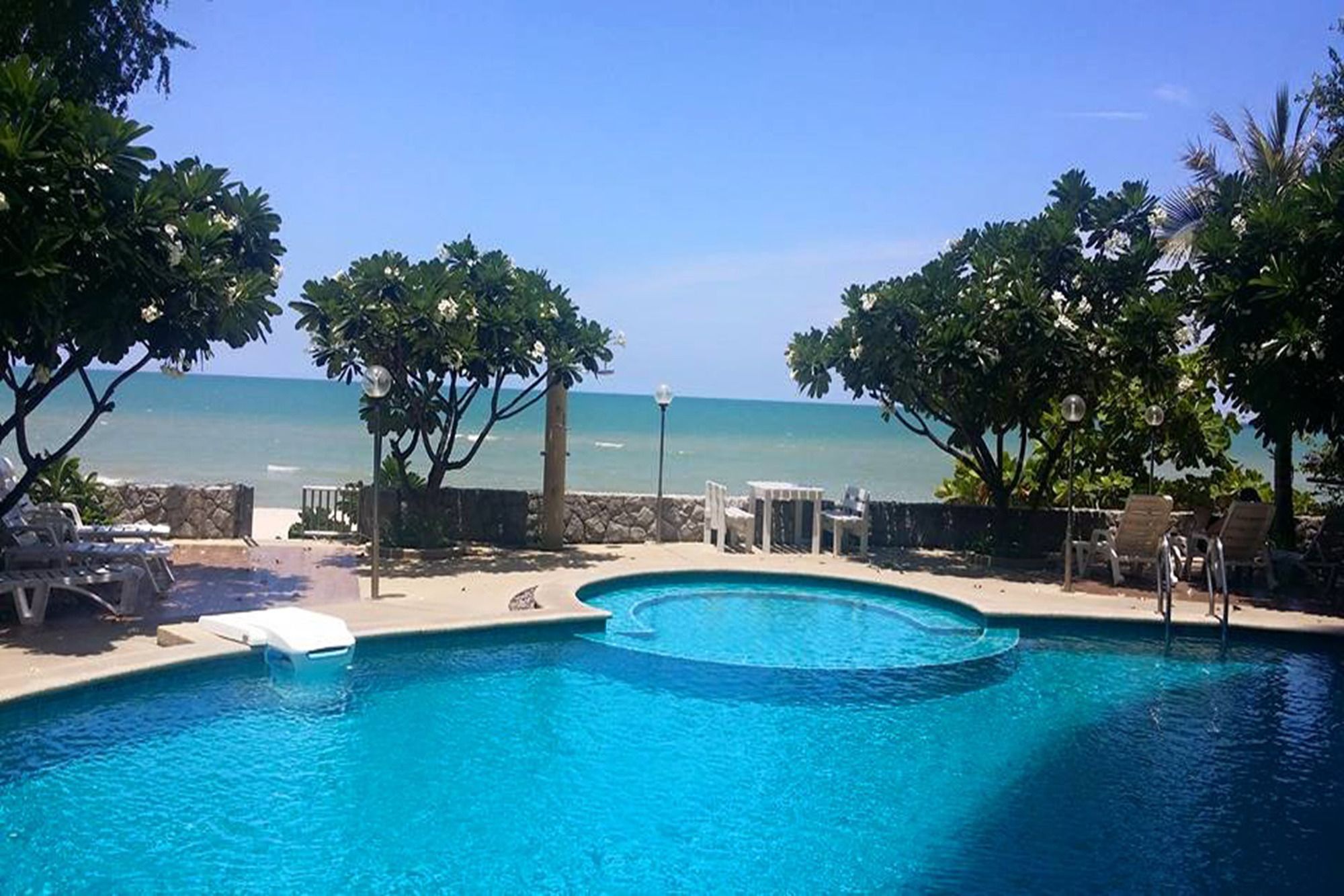 Baan Hansa Service Apartment