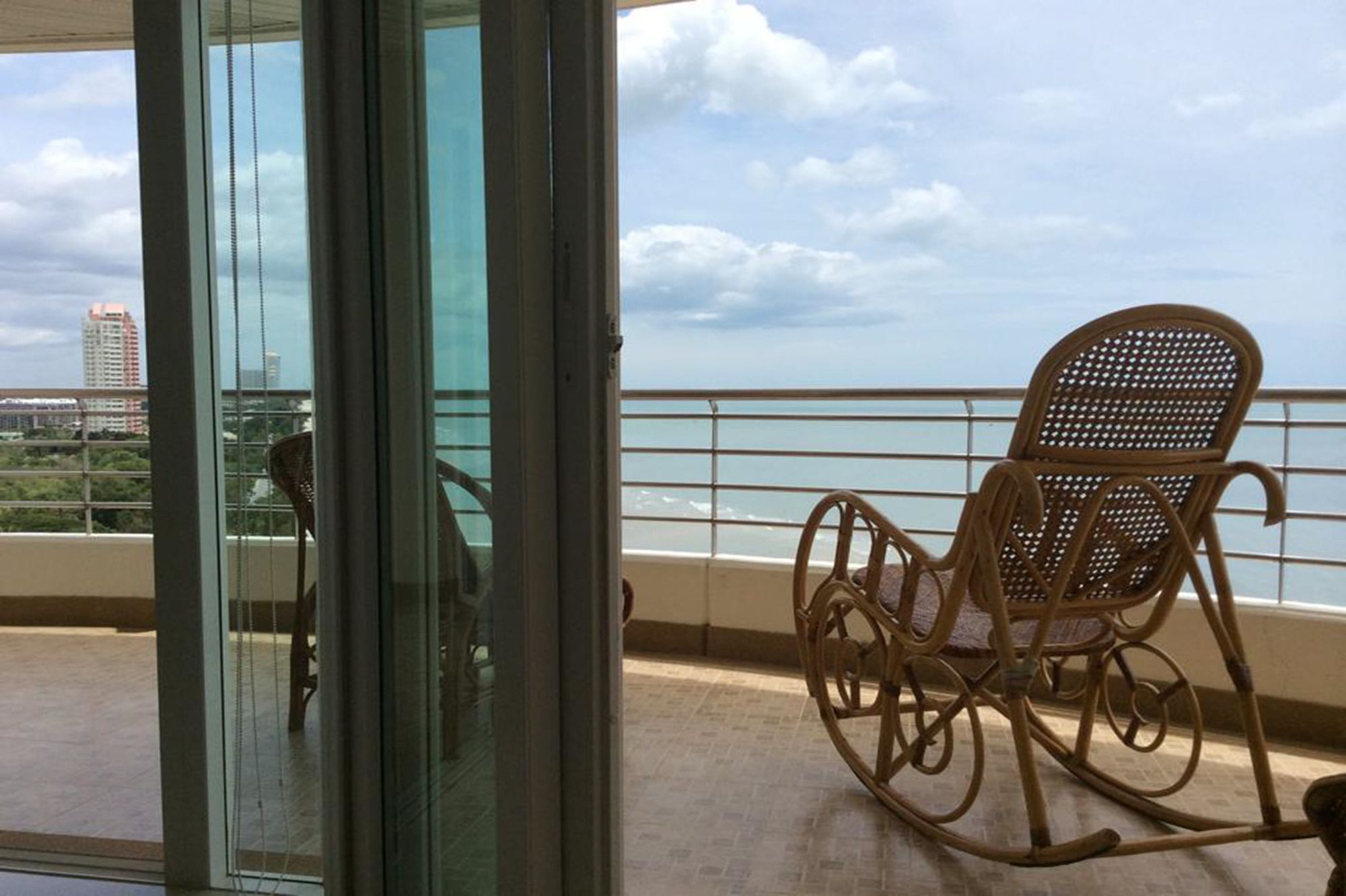 Baan Hansa Service Apartment