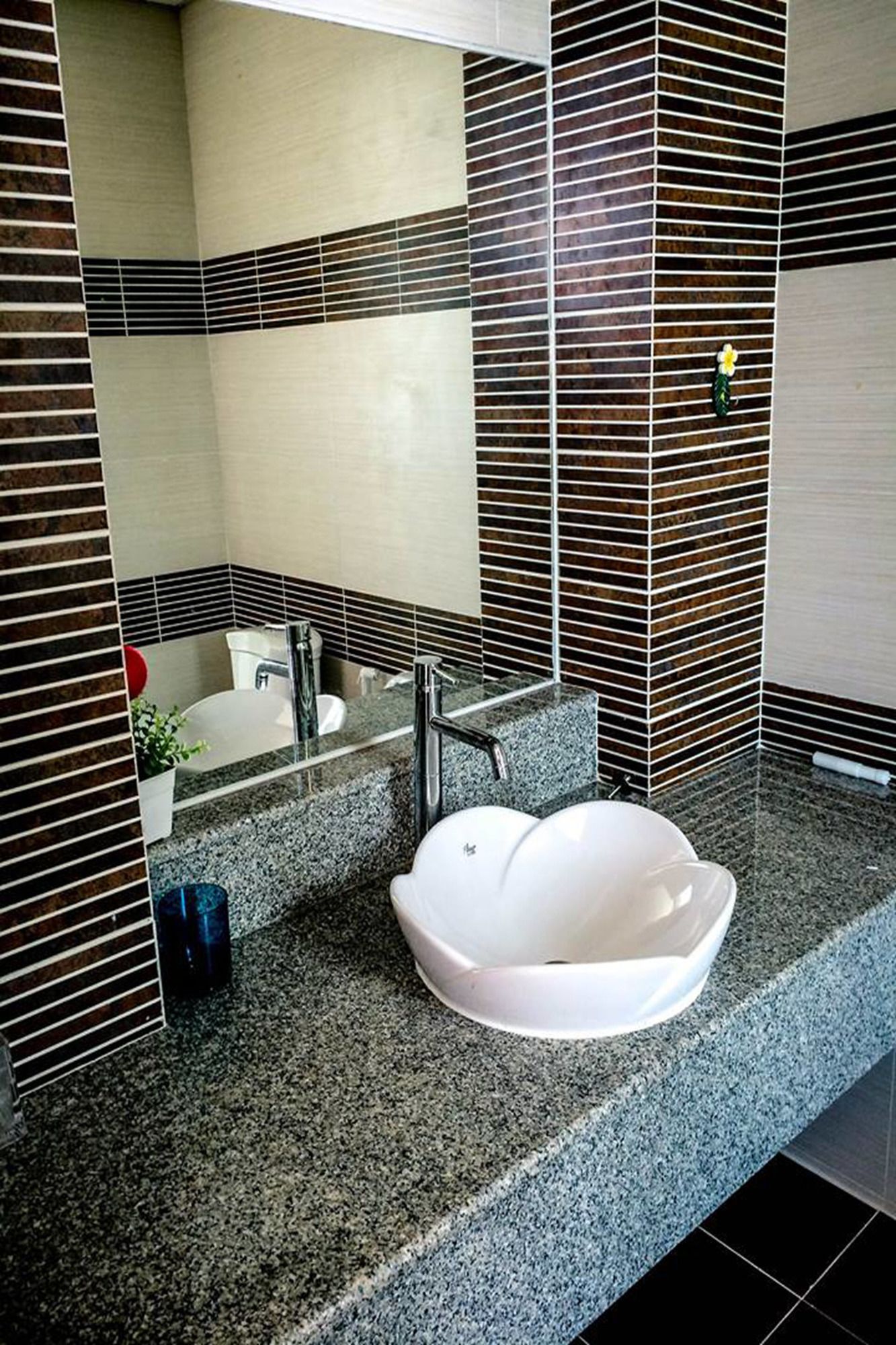 Baan Hansa Service Apartment