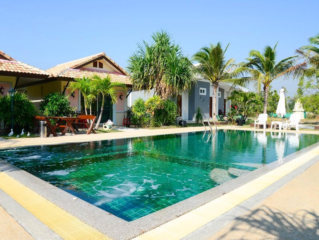 Baan Rai Naam Ing Resort