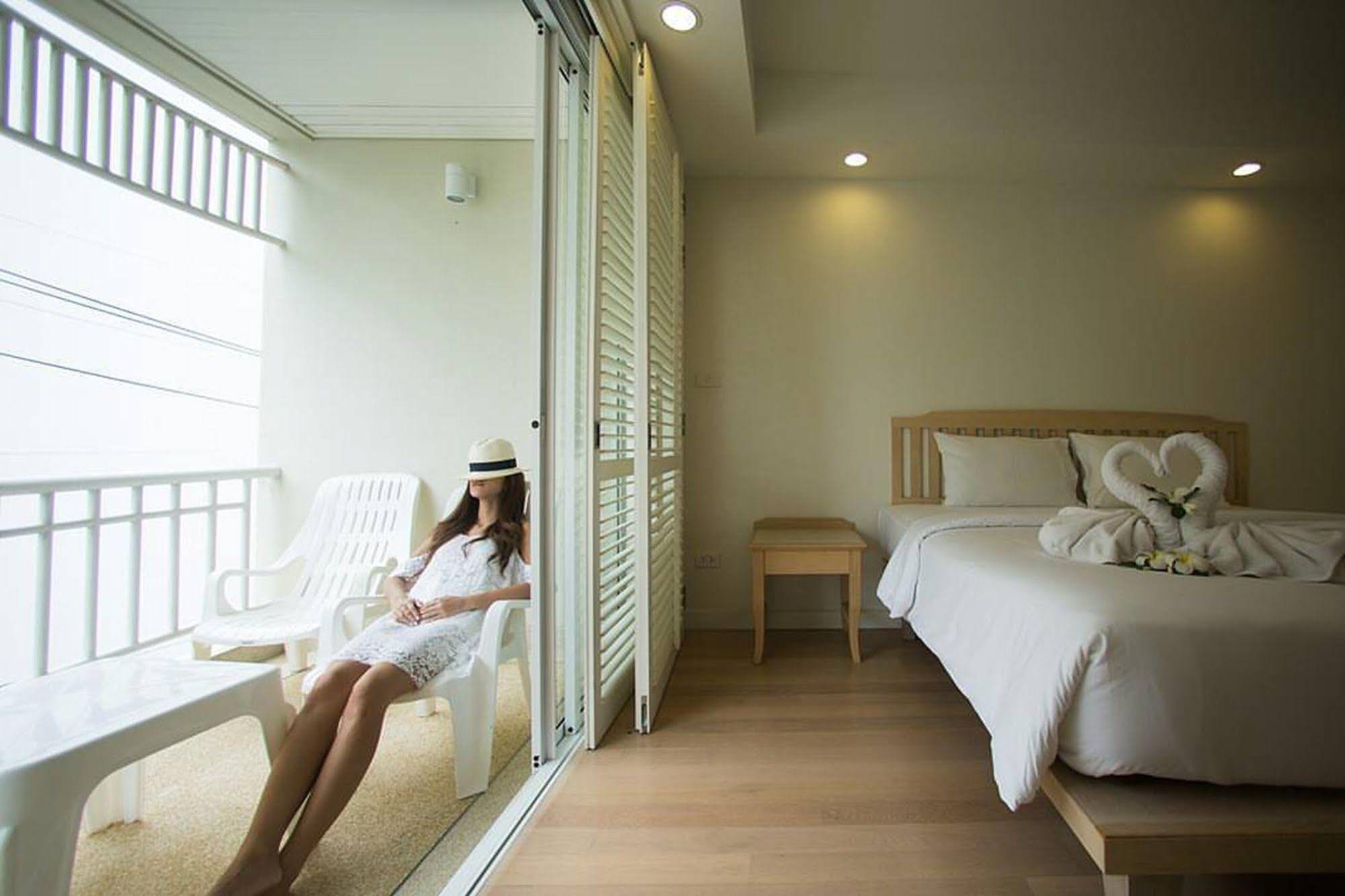 Baan Sea Talay Service Apartment