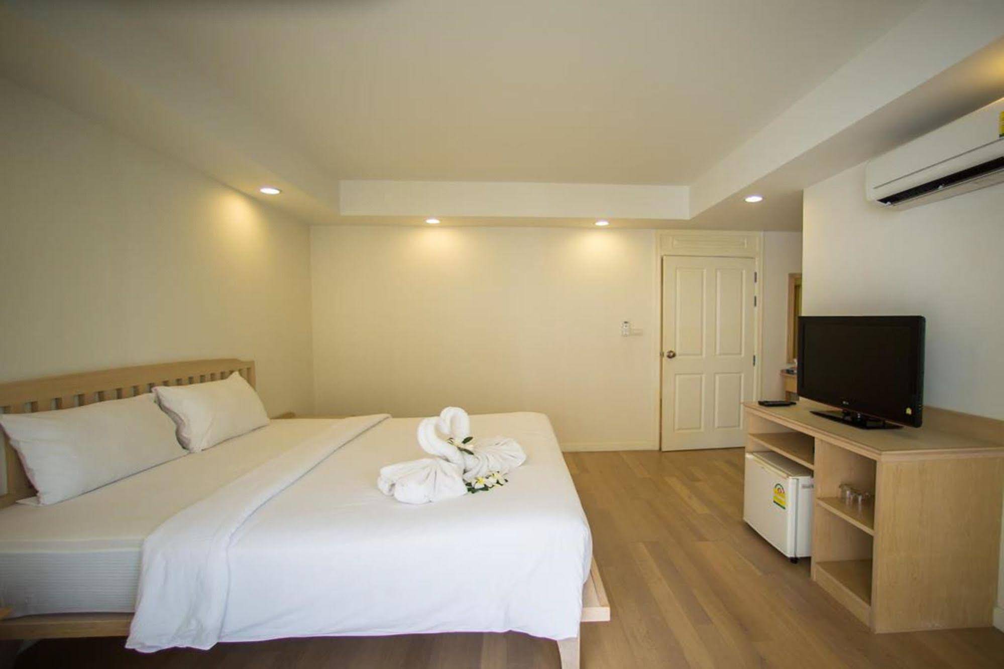 Baan Sea Talay Service Apartment