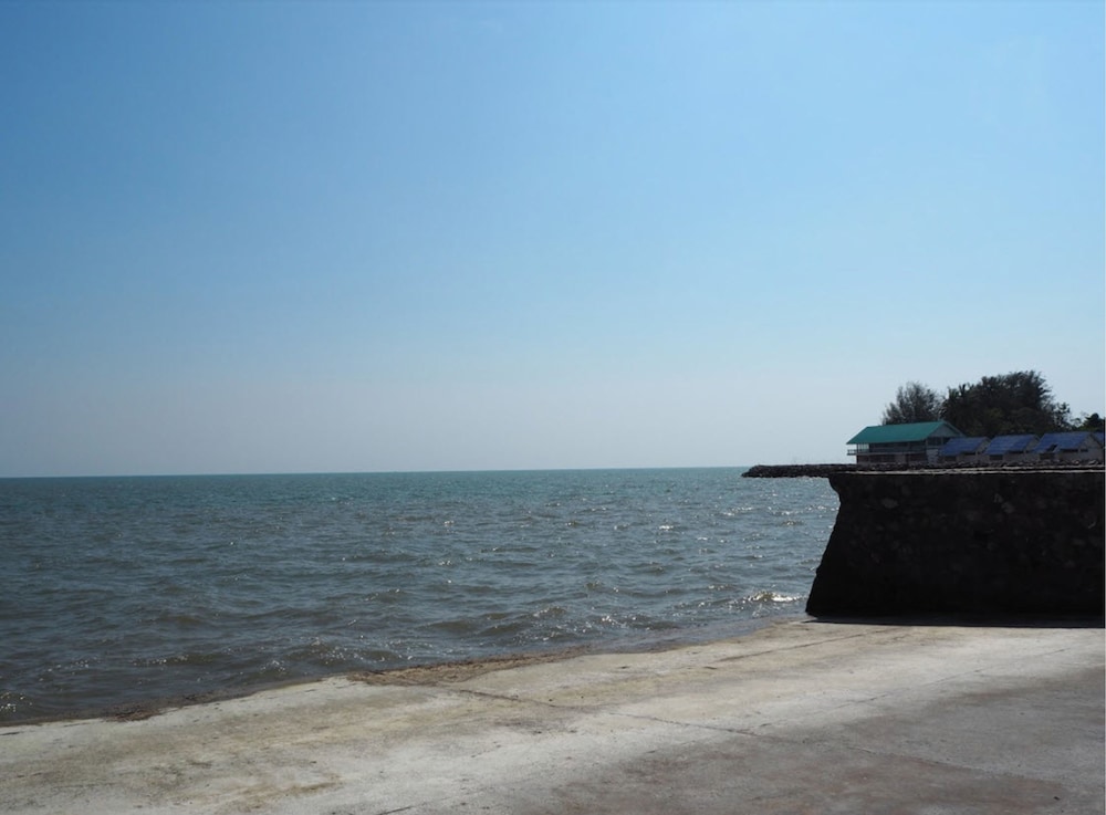 Baan Tukta at Beach