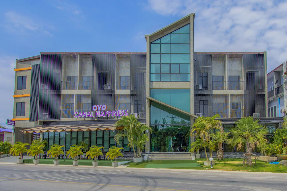 Canal Happiness by Oyo Rooms
