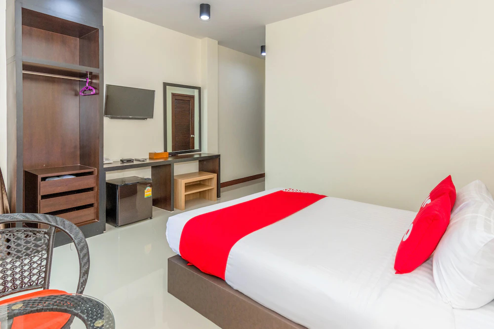 Canal Happiness by Oyo Rooms