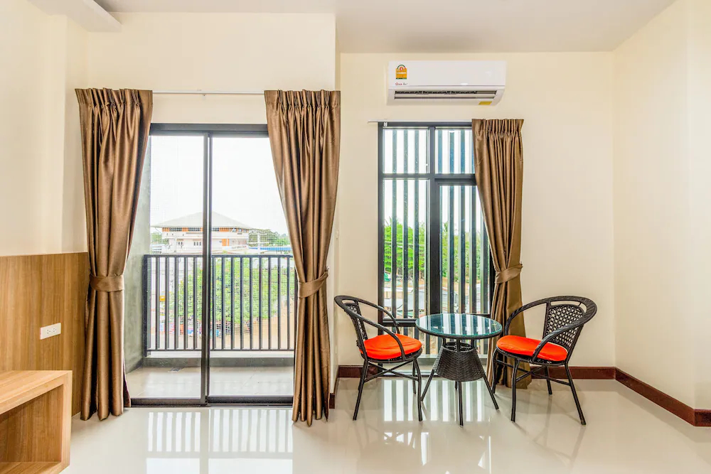 Canal Happiness by Oyo Rooms