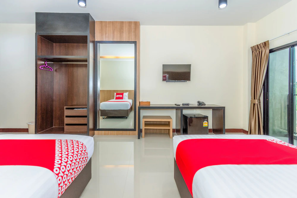 Canal Happiness by Oyo Rooms