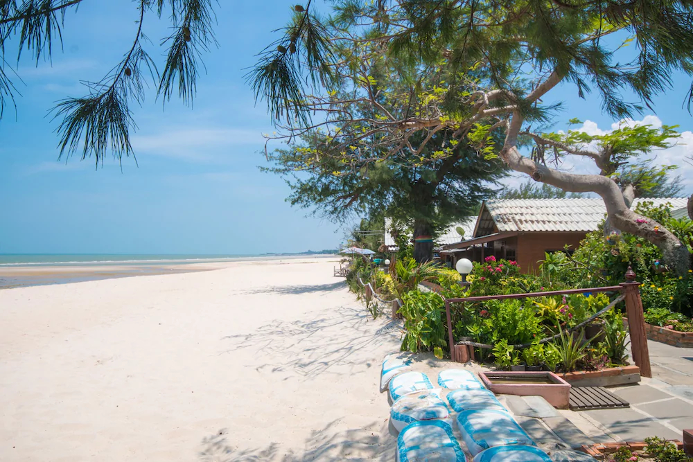 Cha-am Little Shop & Resort