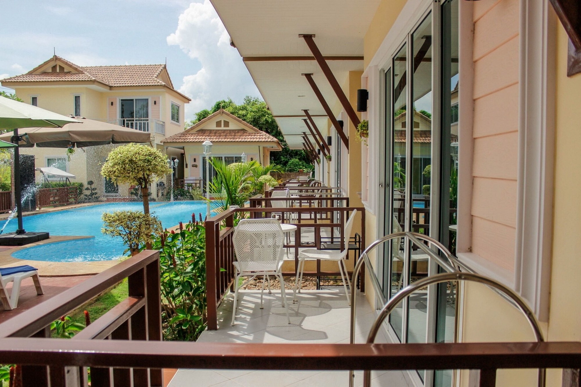Charm Resort Cha-am
