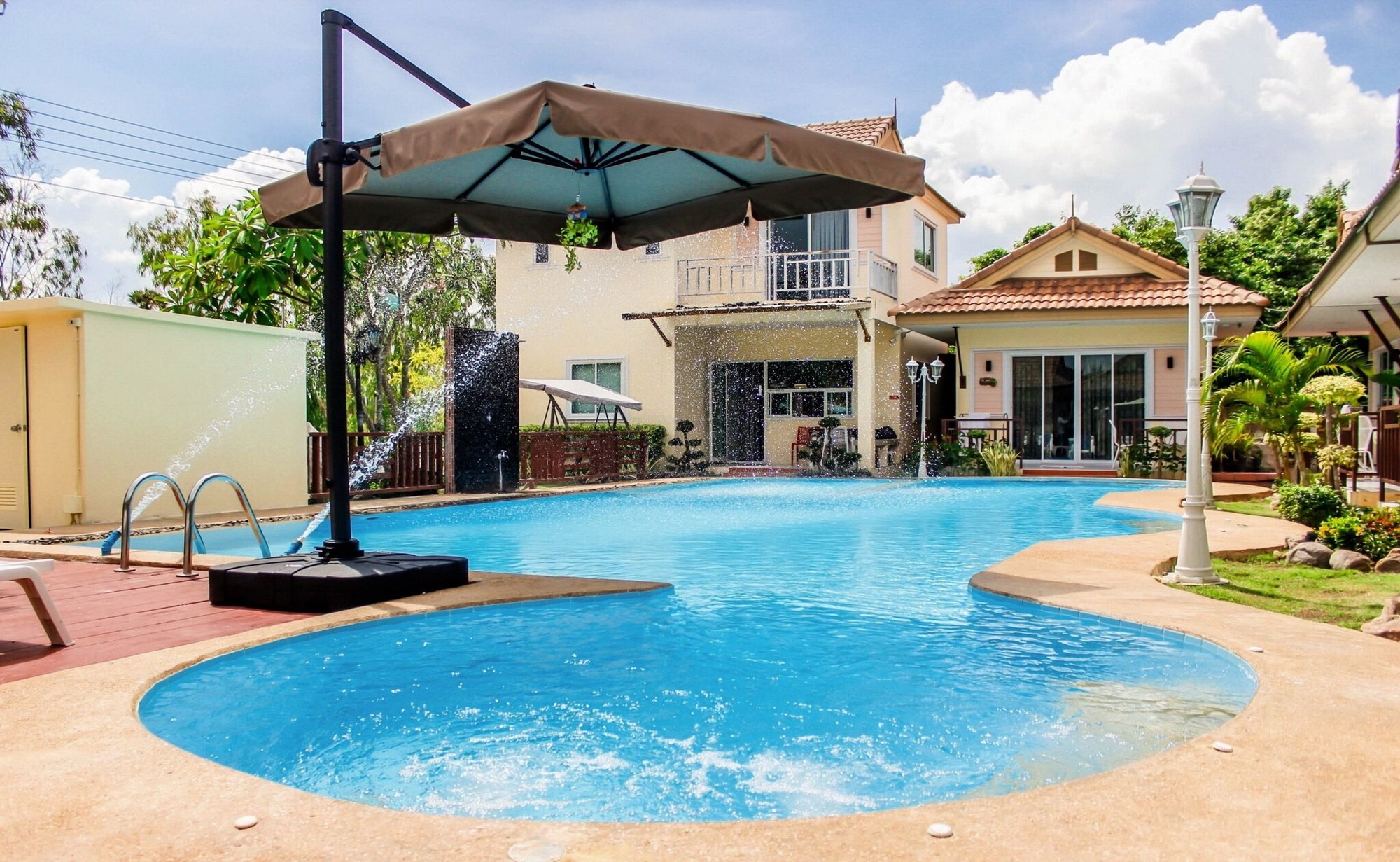 Charm Resort Cha-am