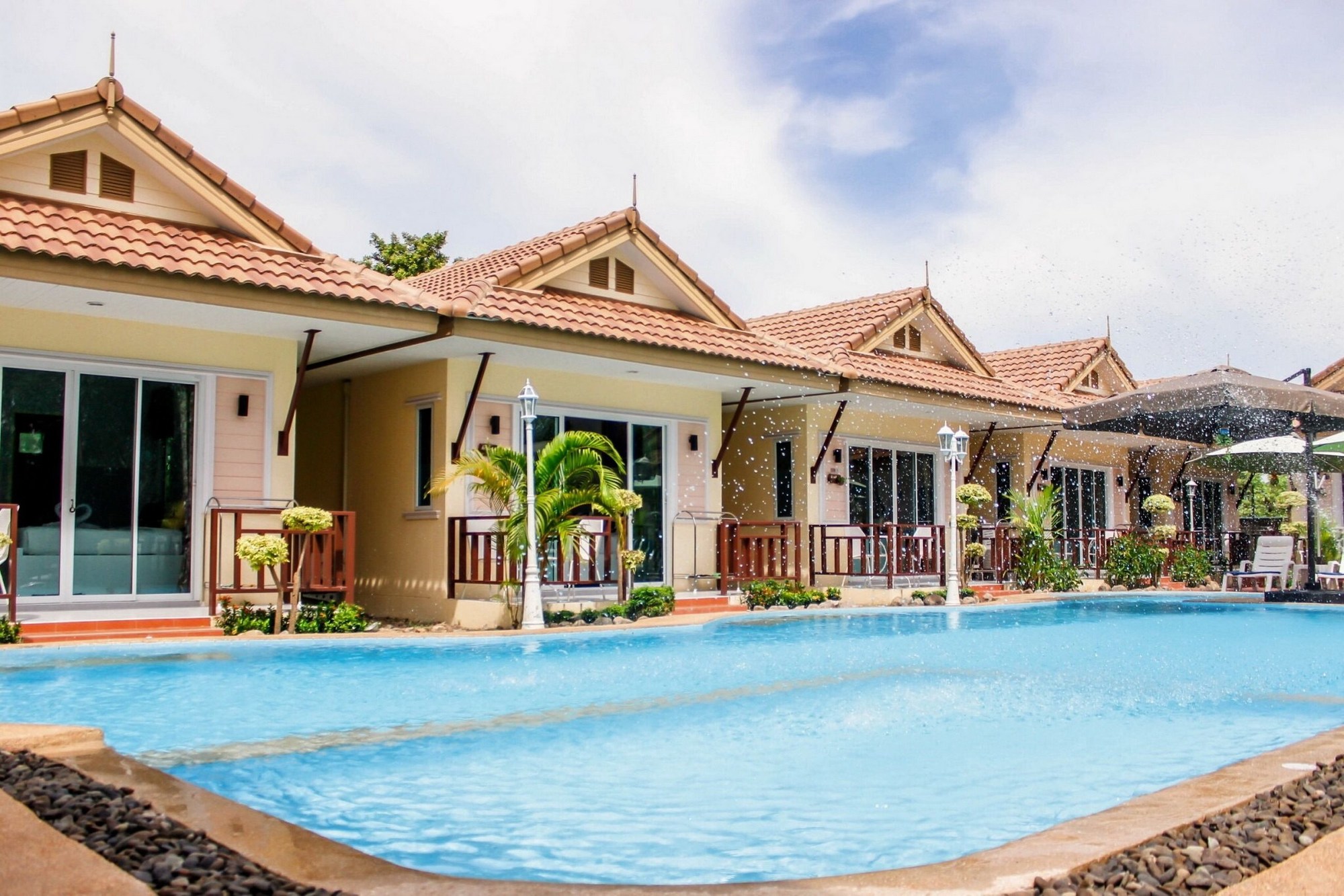 Charm Resort Cha-am