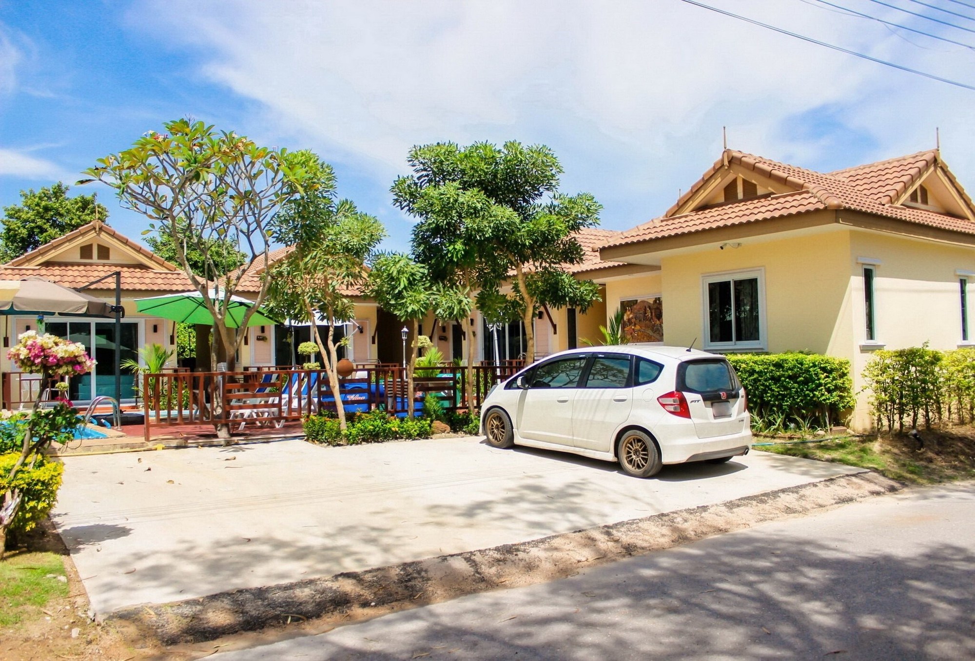 Charm Resort Cha-am