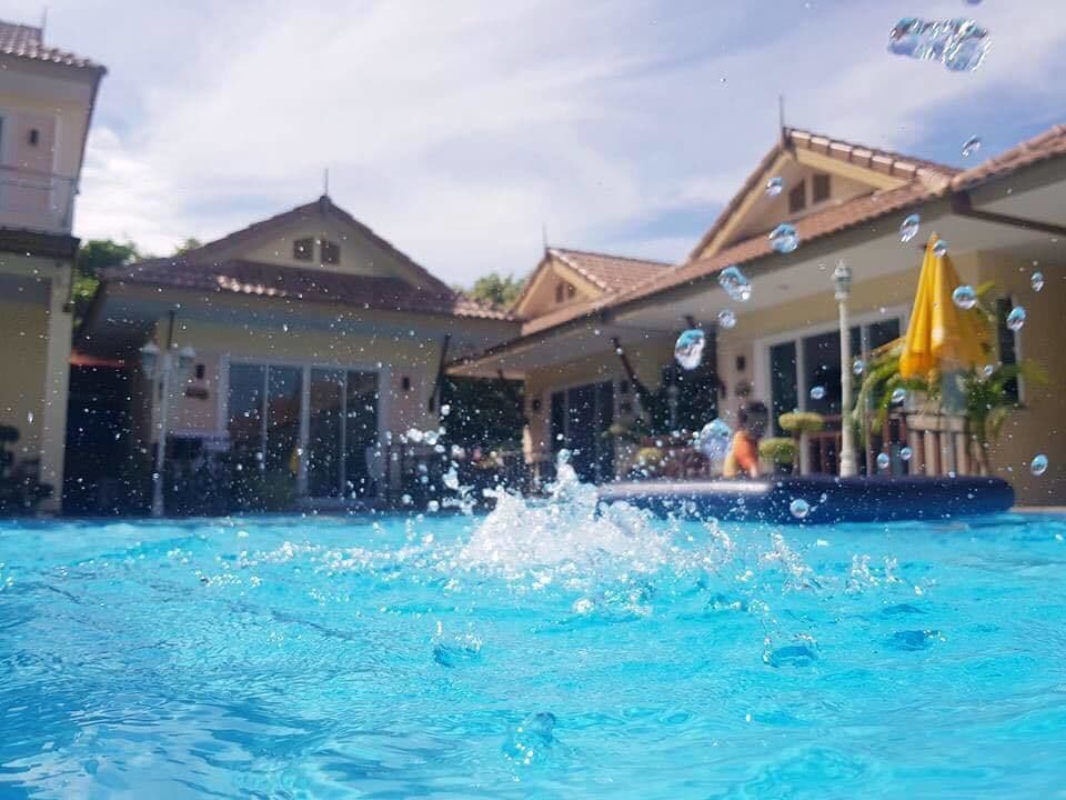 Charm Resort Cha-am