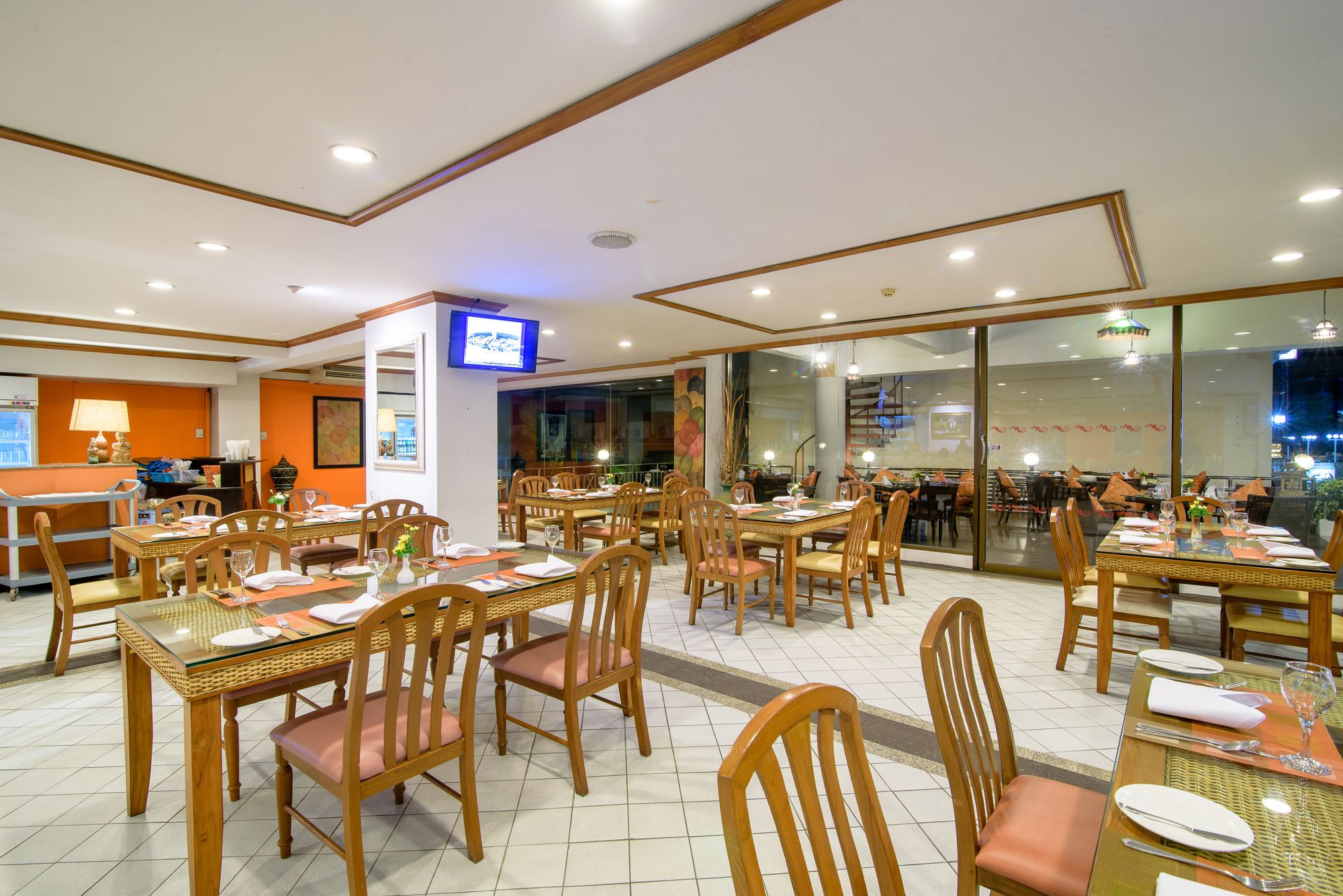 Golden Beach Cha Am Hotel