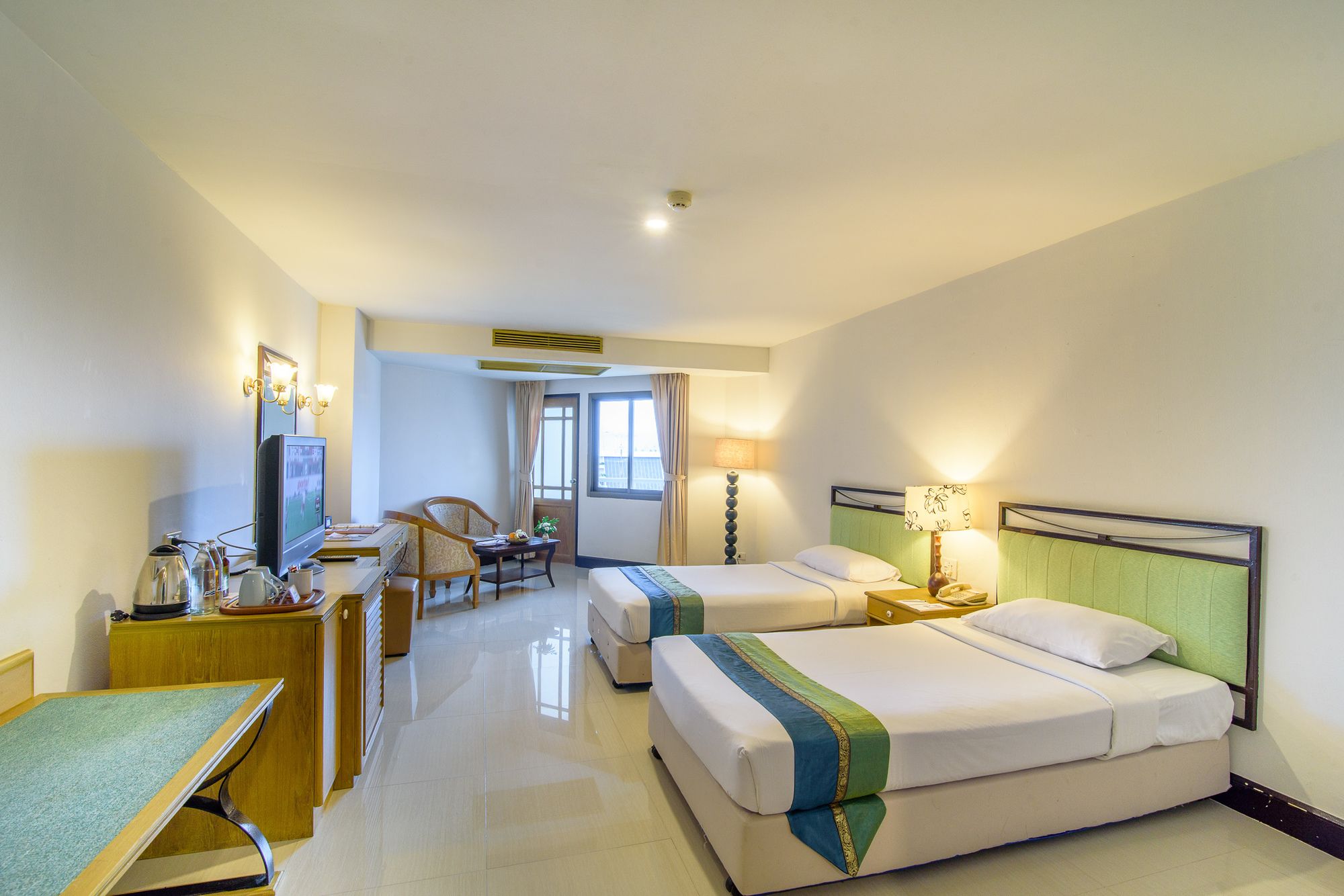 Golden Beach Cha Am Hotel