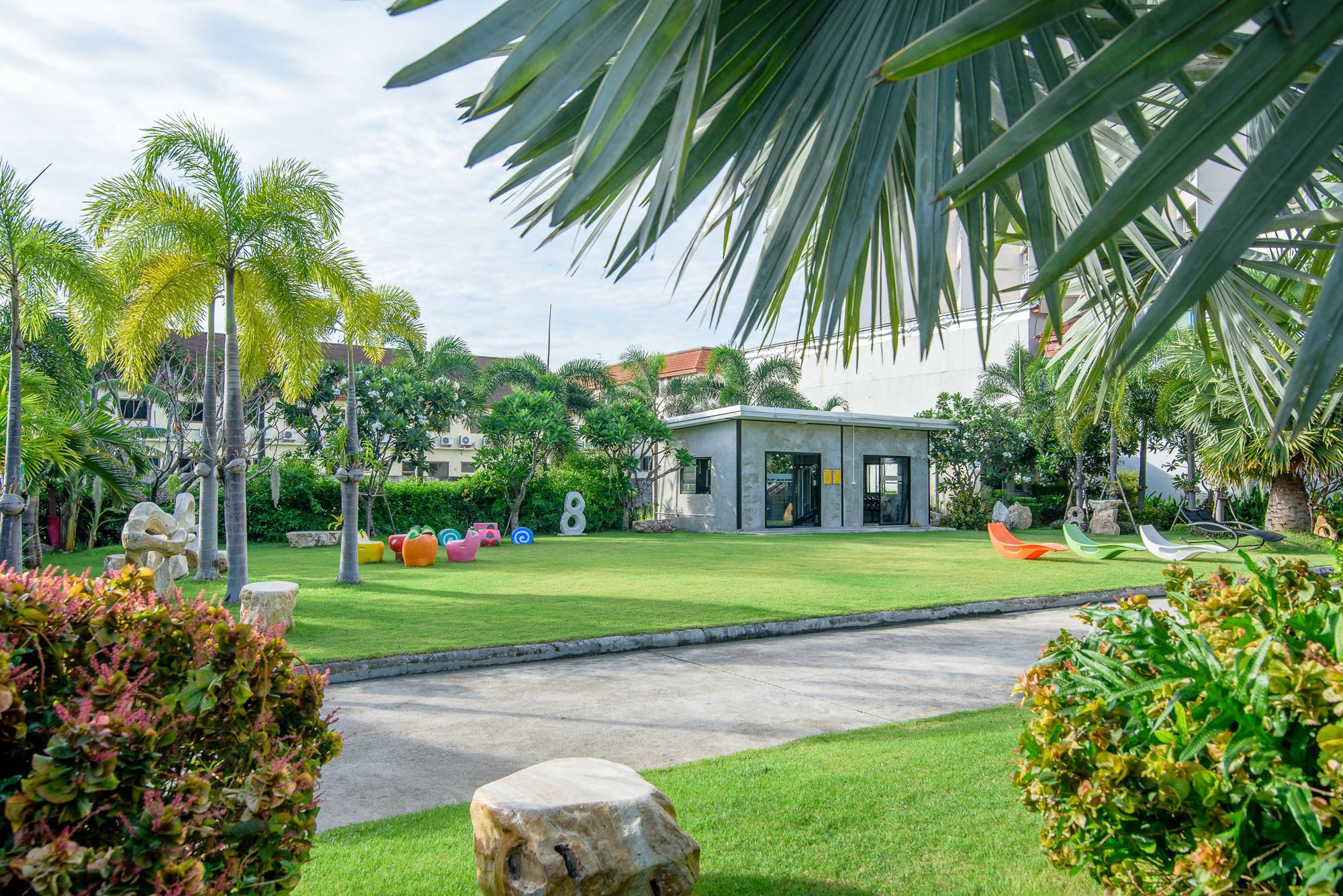Golden Beach Cha Am Hotel