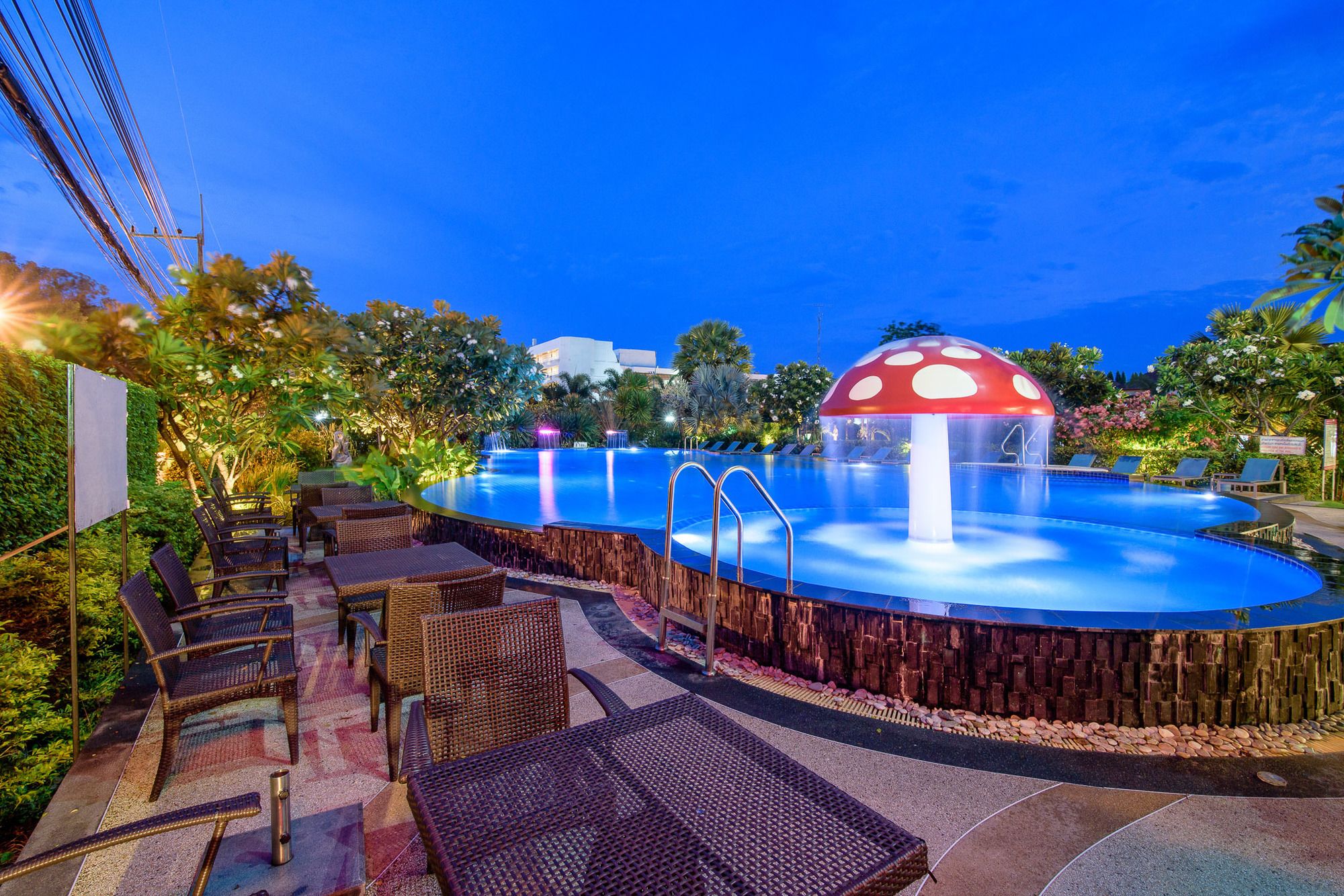 Golden Beach Cha Am Hotel