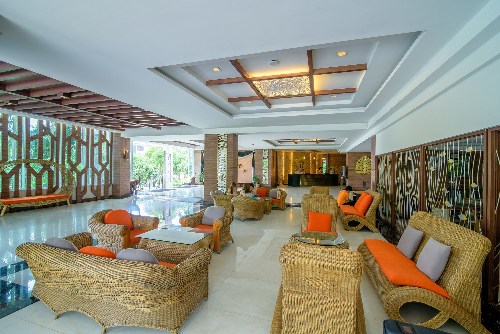 Golden Beach Cha Am Hotel