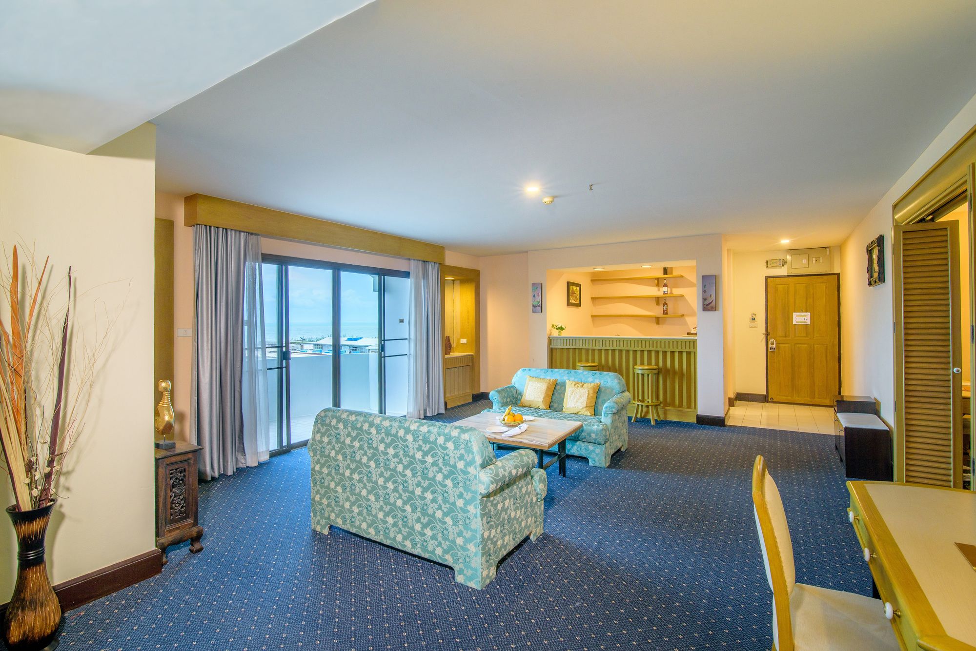 Golden Beach Cha Am Hotel