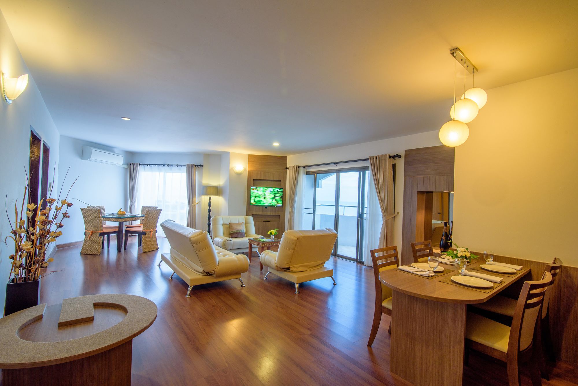 Golden Beach Cha Am Hotel