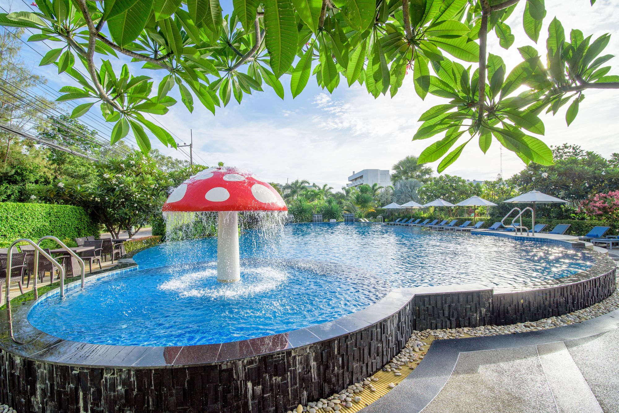 Golden Beach Cha Am Hotel
