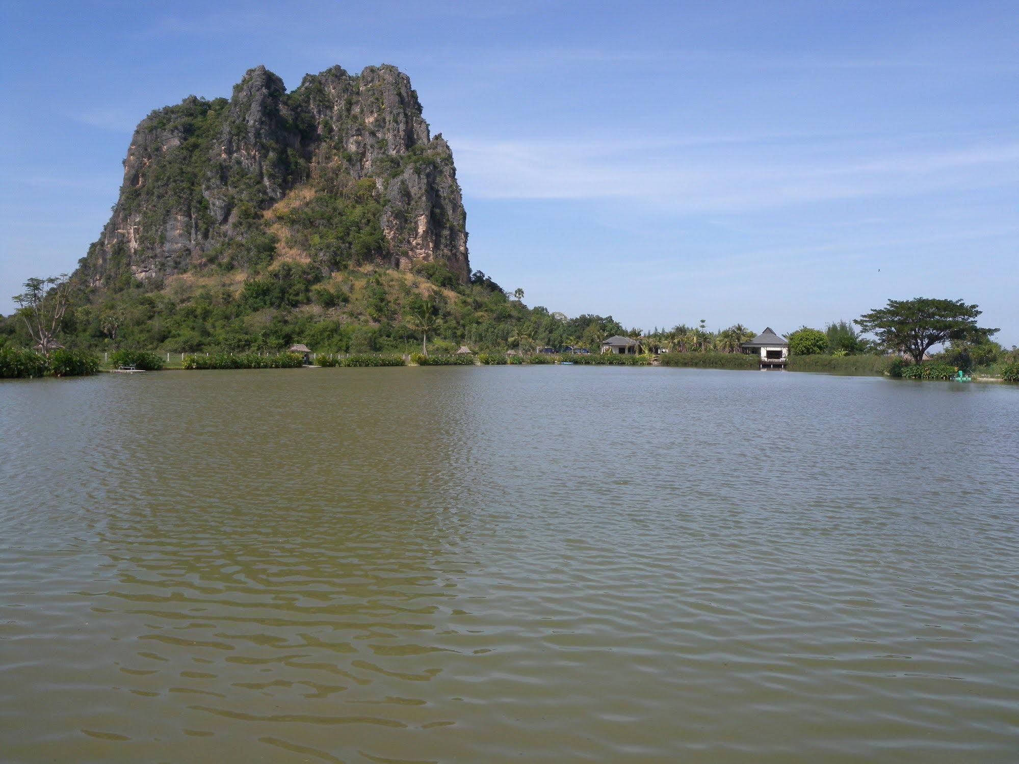 Jurassic Mountain Resort & Fishing Park