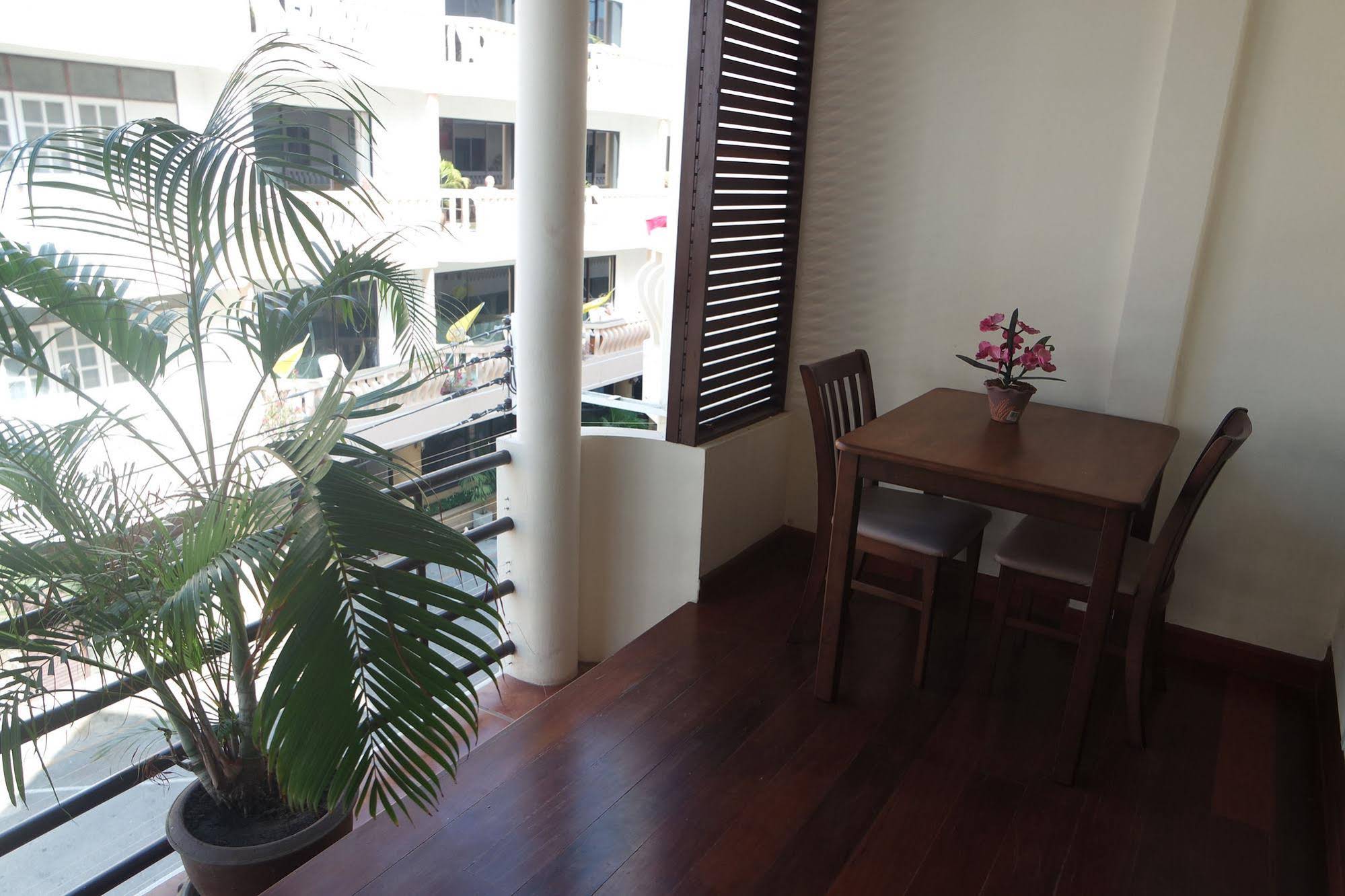 Little Nordic Cha Am Apartment