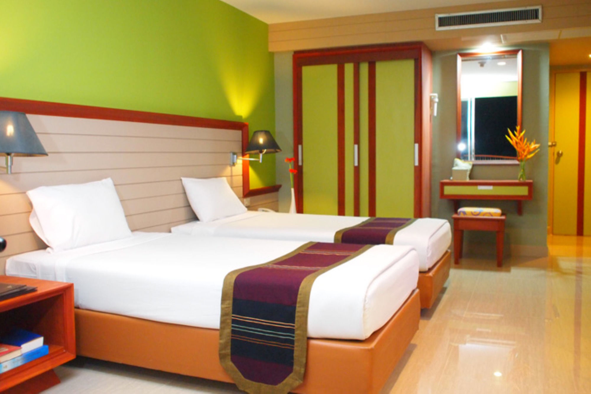 Long Beach Cha Am Resort