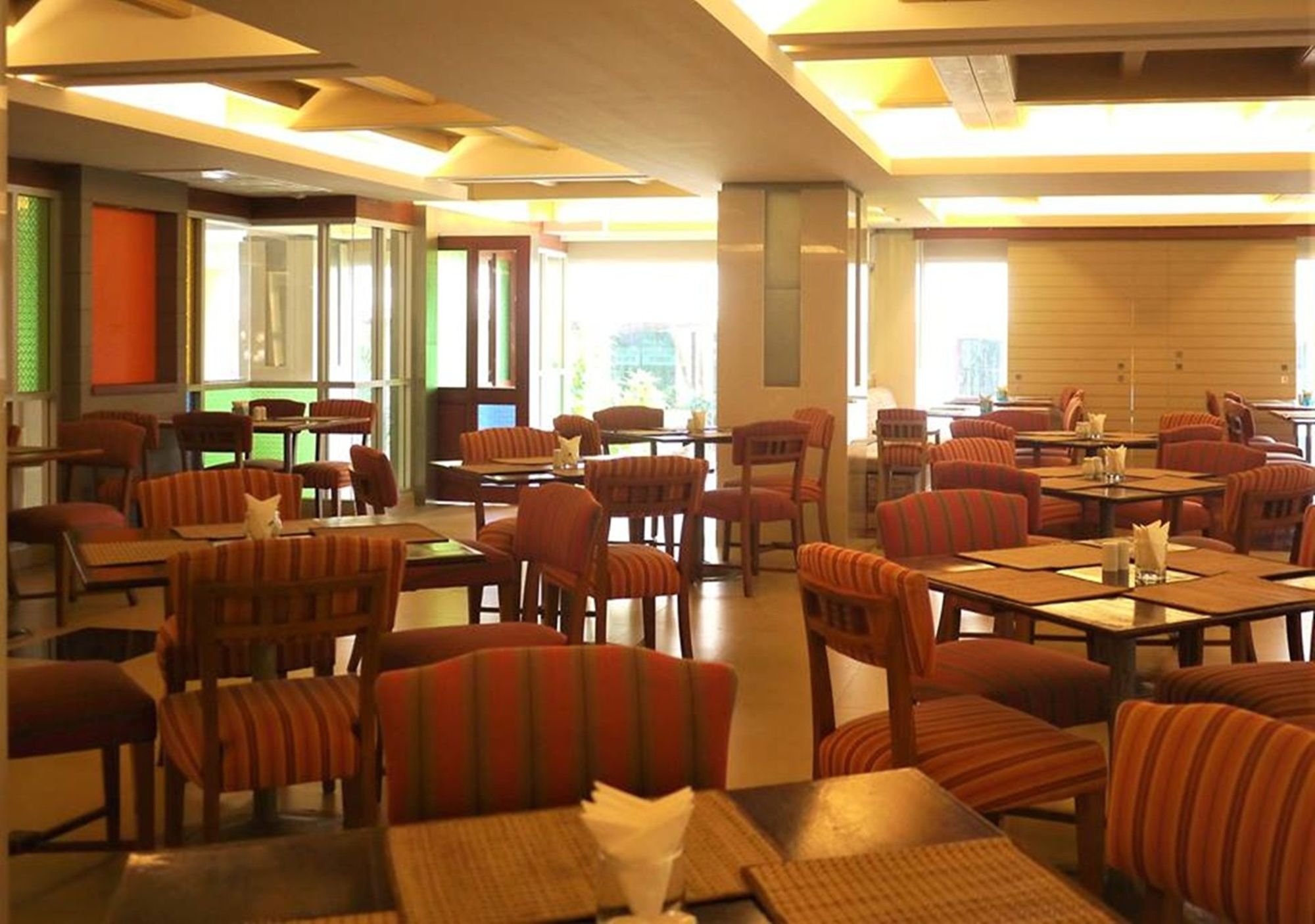 Long Beach Cha Am Resort