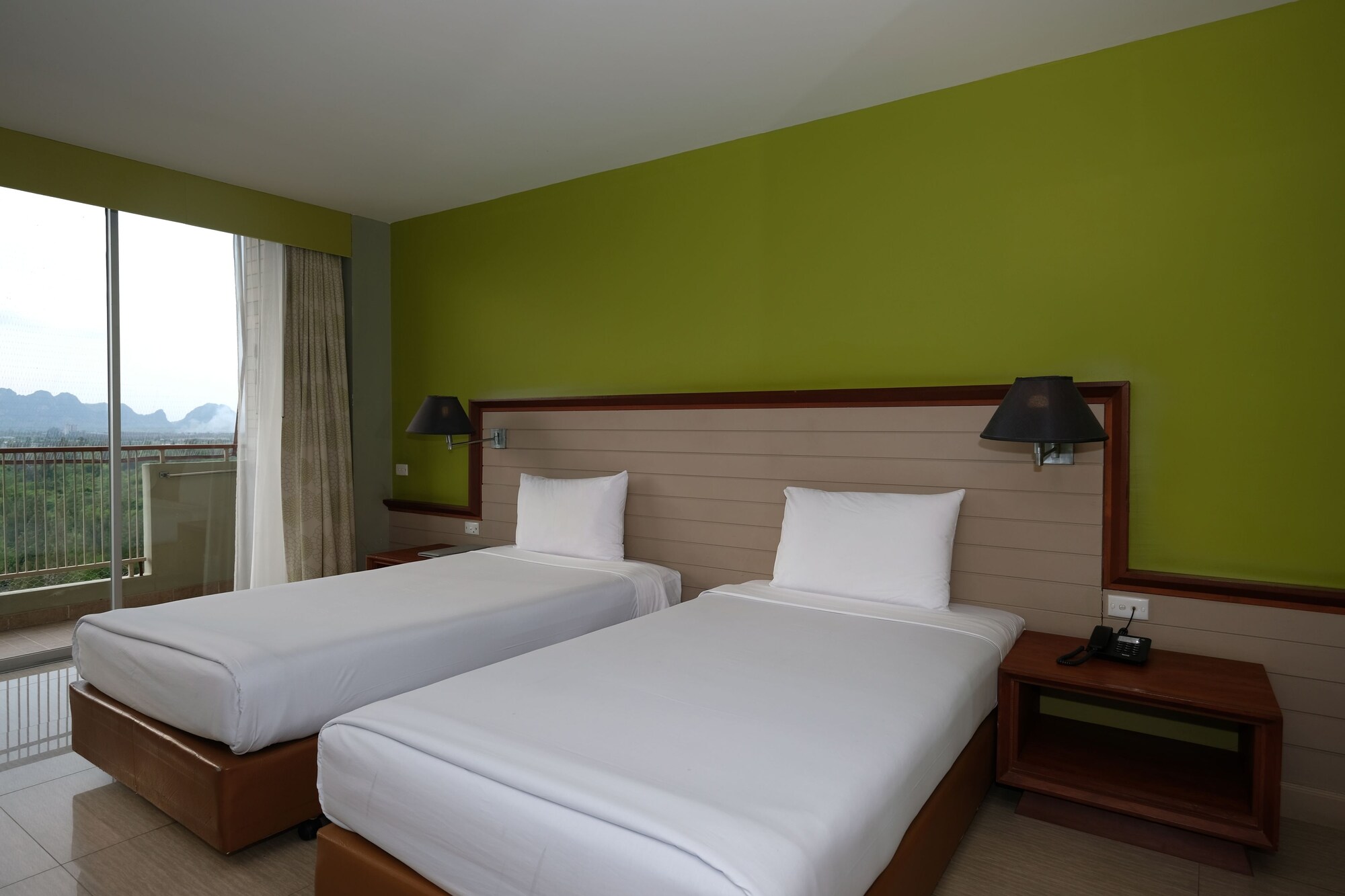 Long Beach Cha Am Resort